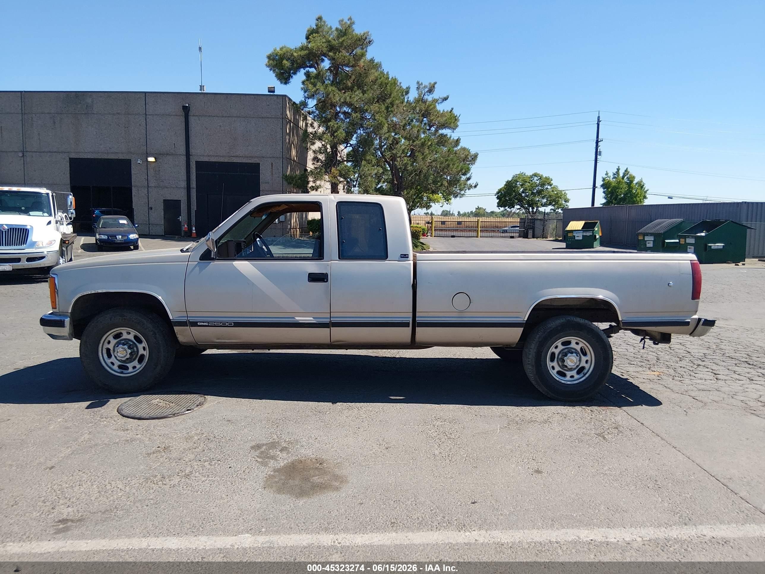 1992 Gmc Sierra C2500 Gold vin: 2GTGC29K9N1548810