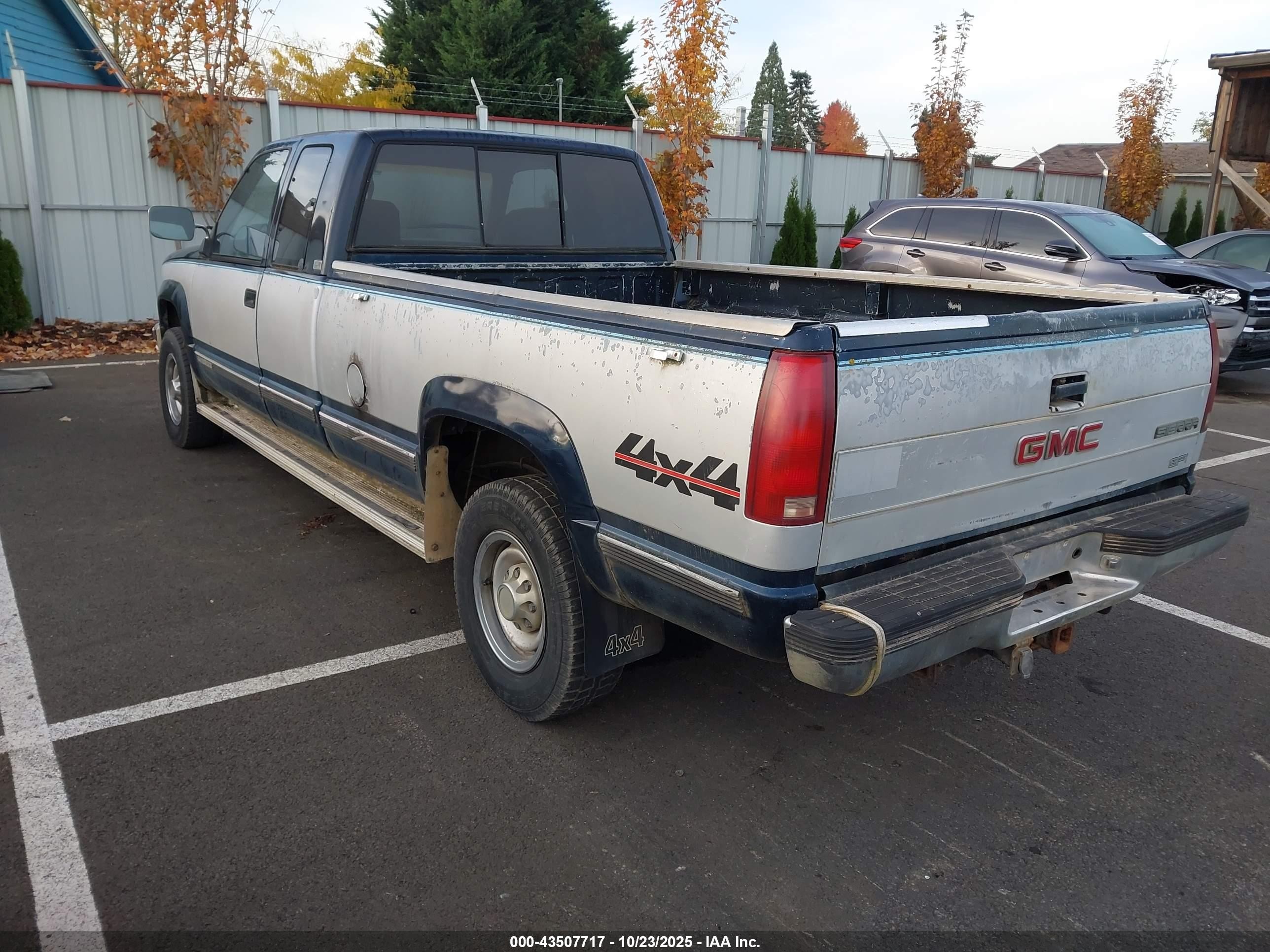 1989 Gmc Sierra K2500 Blue vin: 2GTGK29K8K1523377
