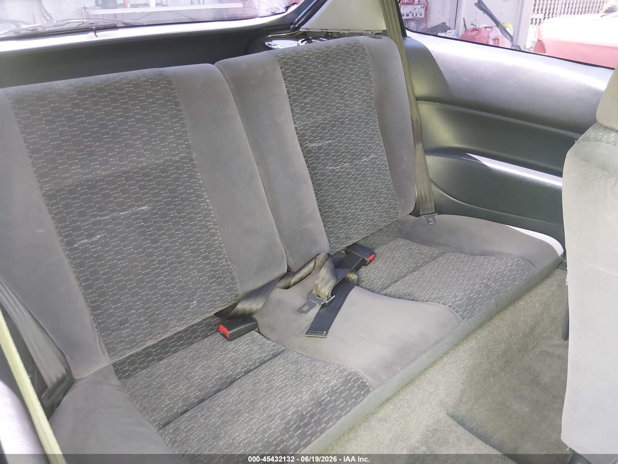 2000 Honda Civic Dx Silver vin: 2HGEJ6445YH107976