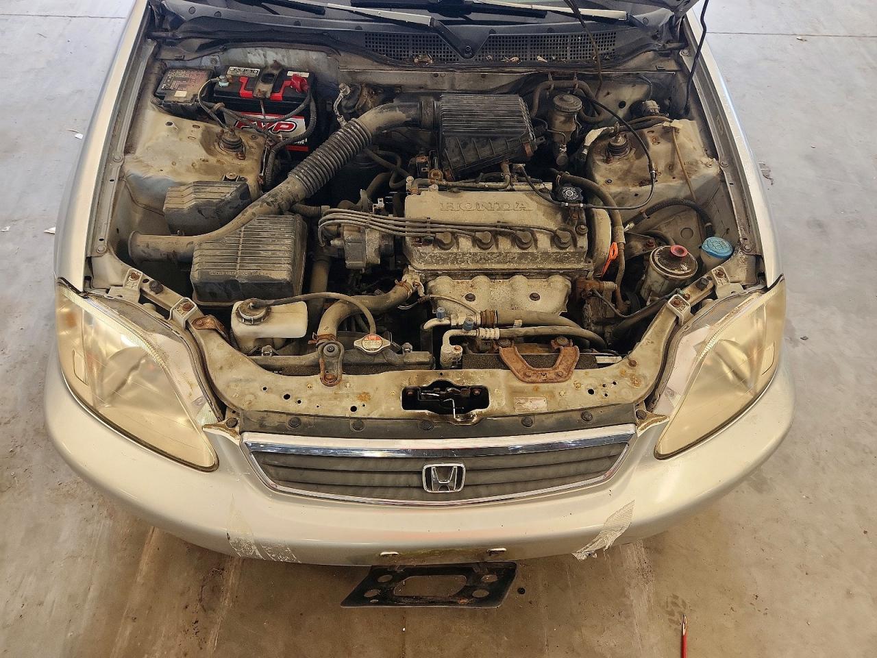 1999 Honda Civic Base Серебряный vin: 2HGEJ6610XH595591