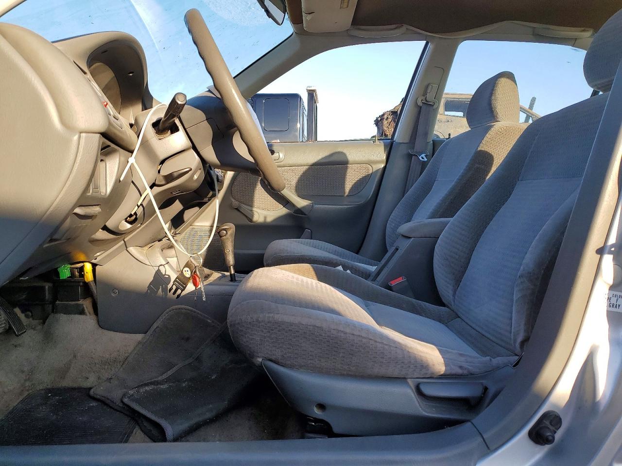 1999 Honda Civic Base Silver vin: 2HGEJ6611XH585197
