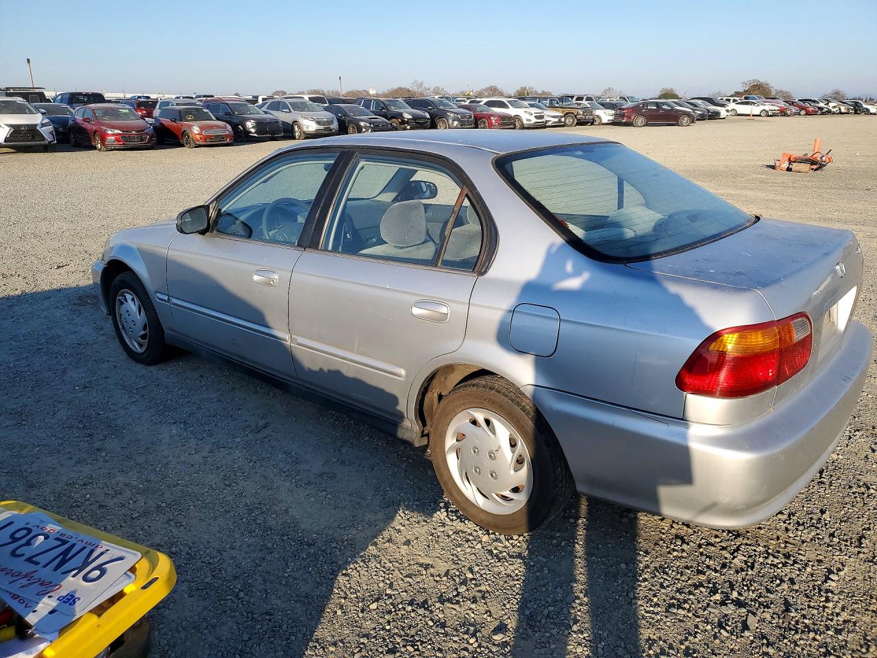 1999 Honda Civic Base Silver vin: 2HGEJ6611XH585197