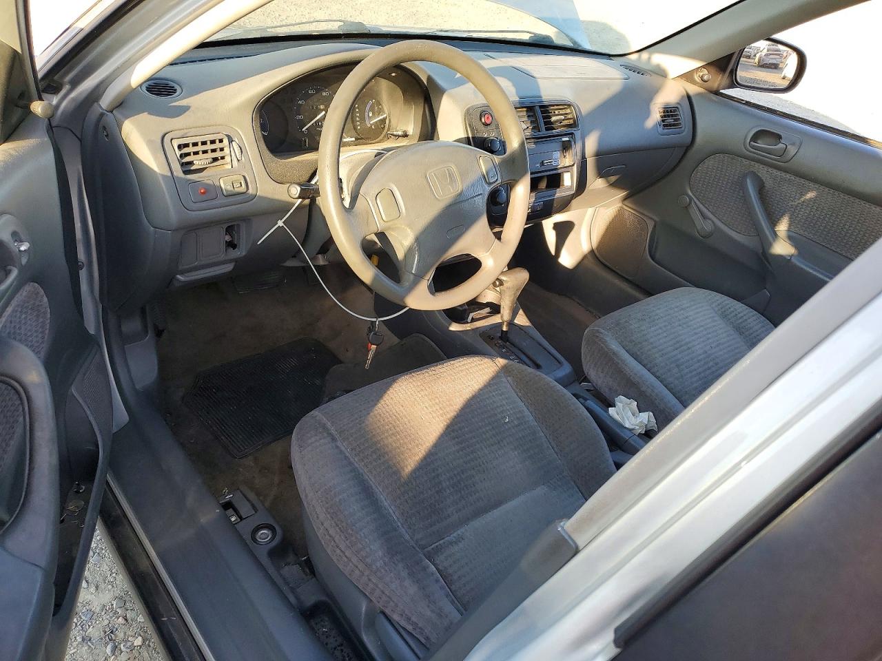 1999 Honda Civic Base Silver vin: 2HGEJ6611XH585197