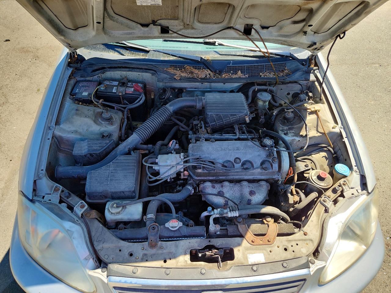 1999 Honda Civic Base Silver vin: 2HGEJ6612XH541029