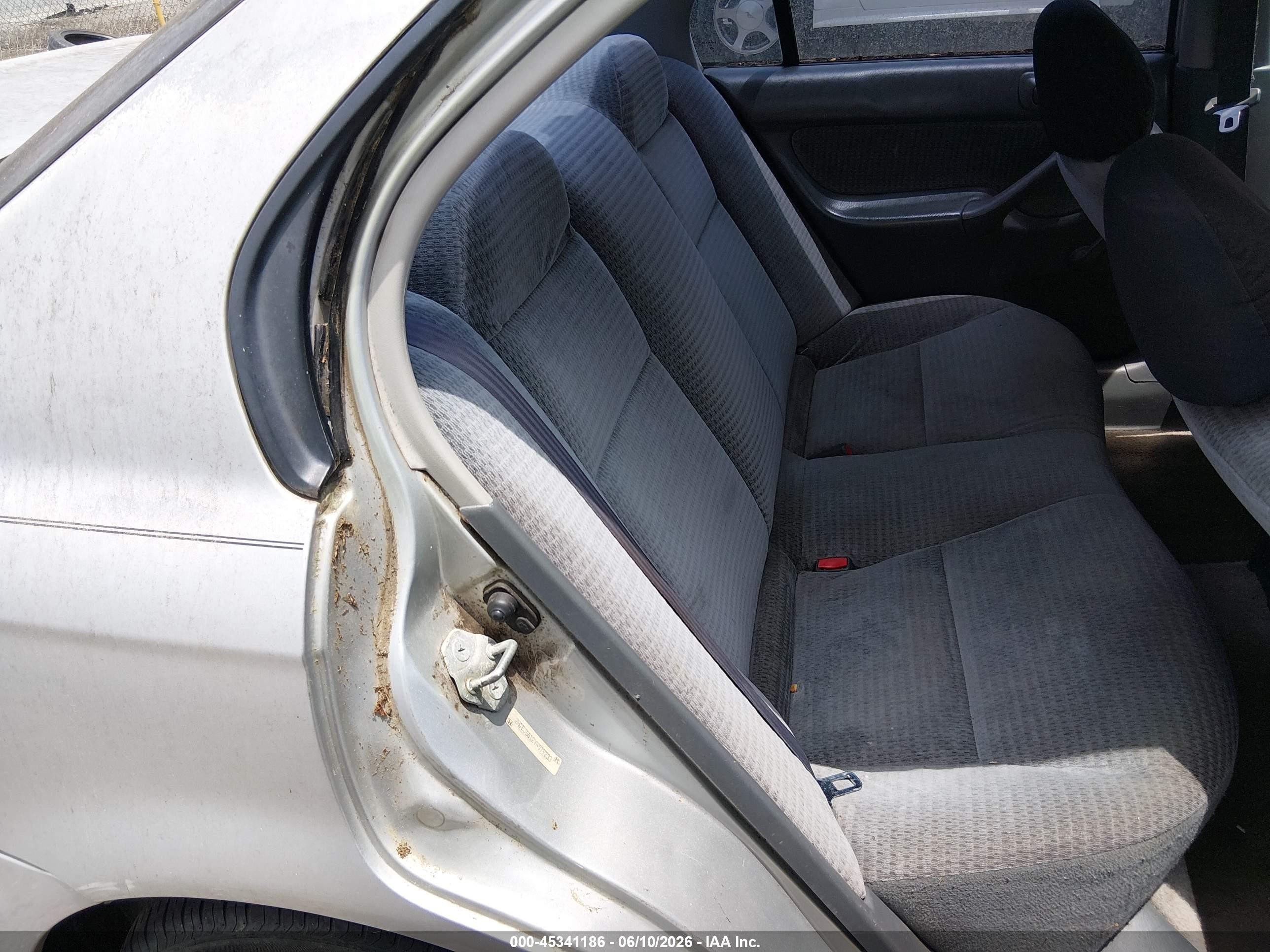 2000 Honda Civic Value Package Silver vin: 2HGEJ6612YH579233