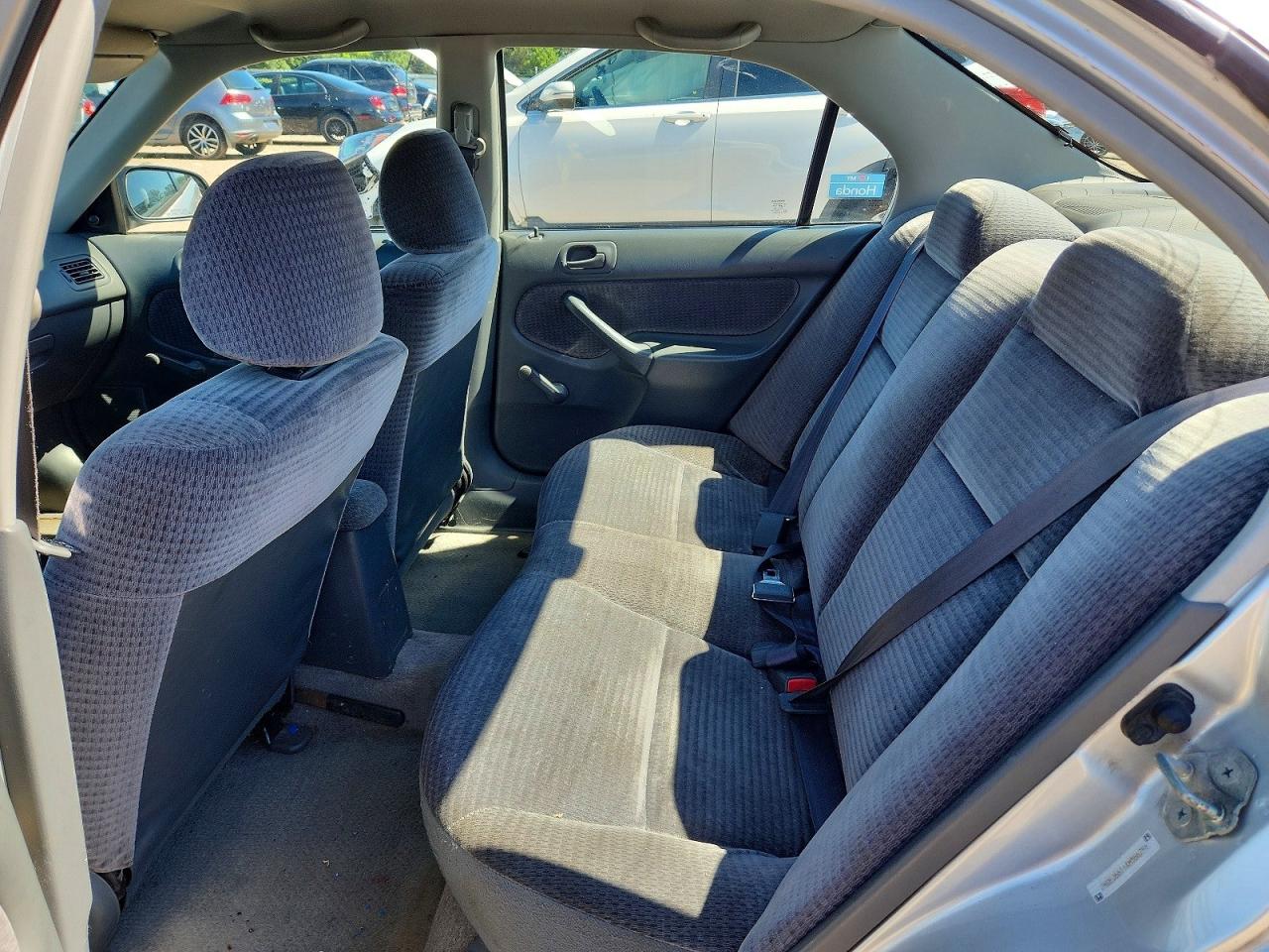 1999 Honda Civic Base Silver vin: 2HGEJ6616XH586796