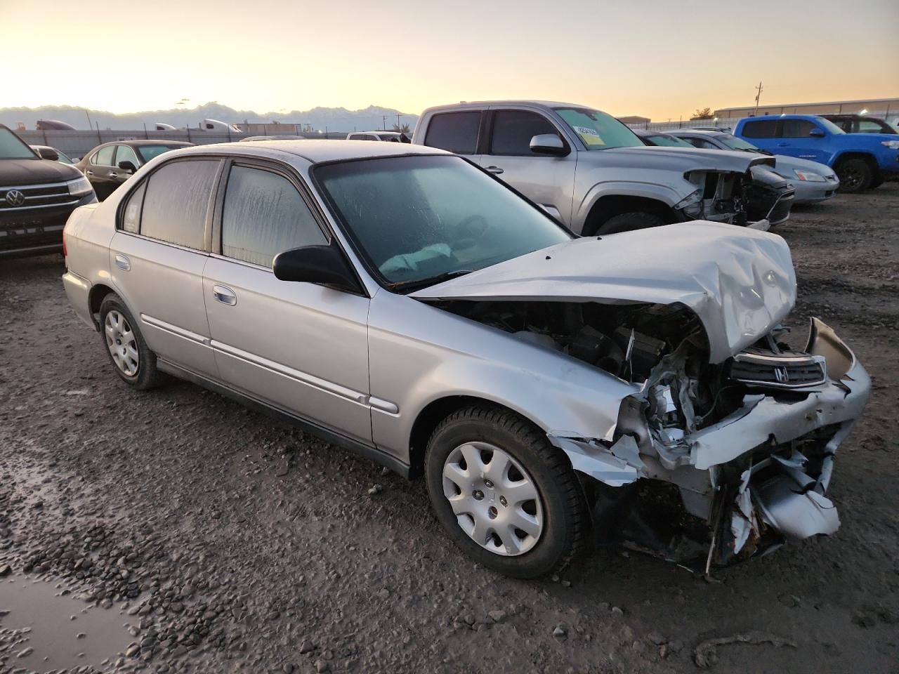 2000 Honda Civic Base Серебряный vin: 2HGEJ6616YH604781
