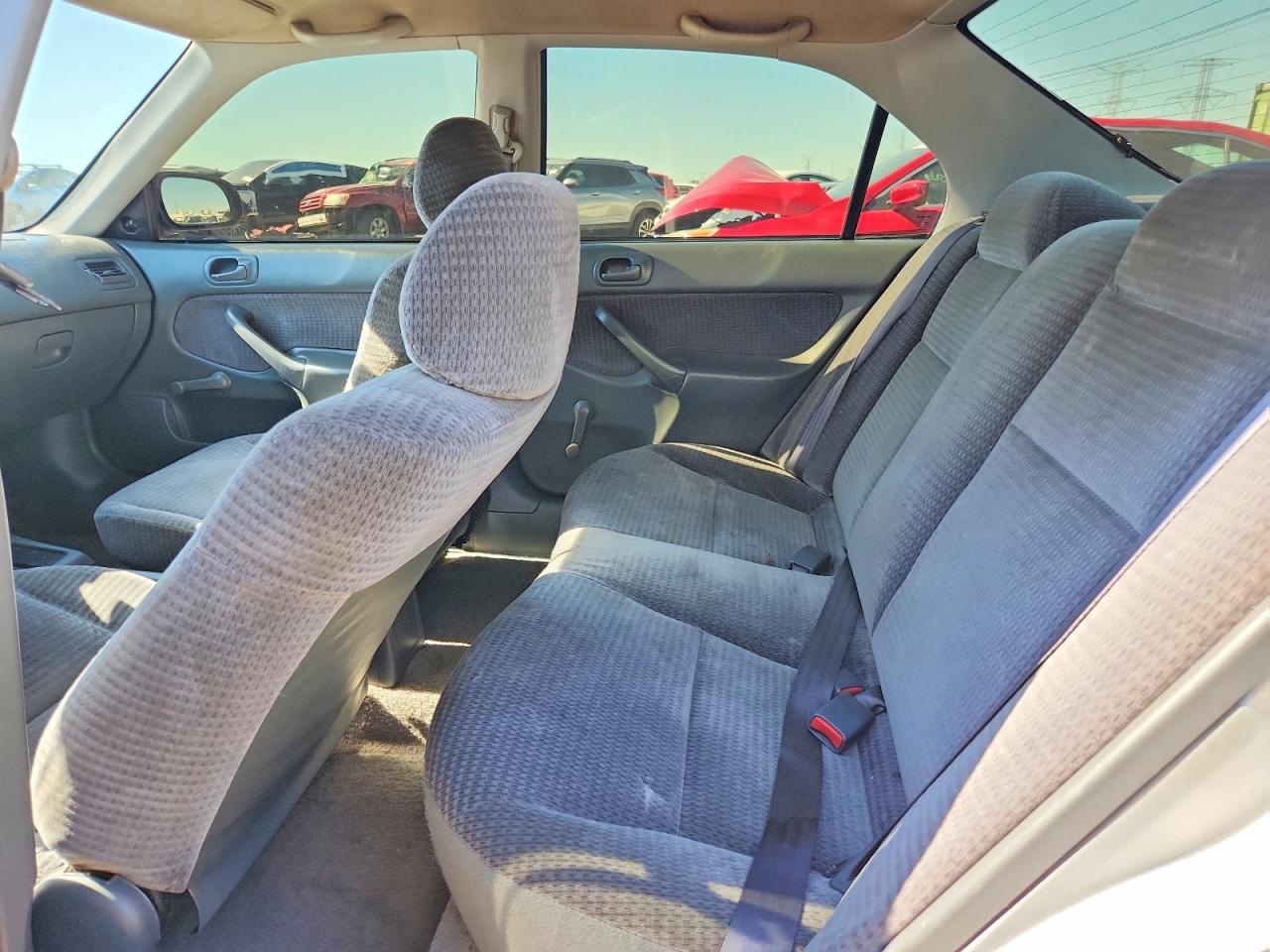 2000 Honda Civic Base Silver vin: 2HGEJ6618YH565319