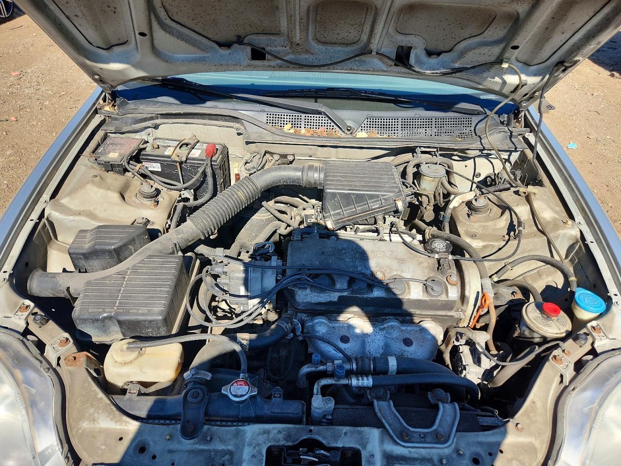 2000 Honda Civic Base Silver vin: 2HGEJ6618YH565319
