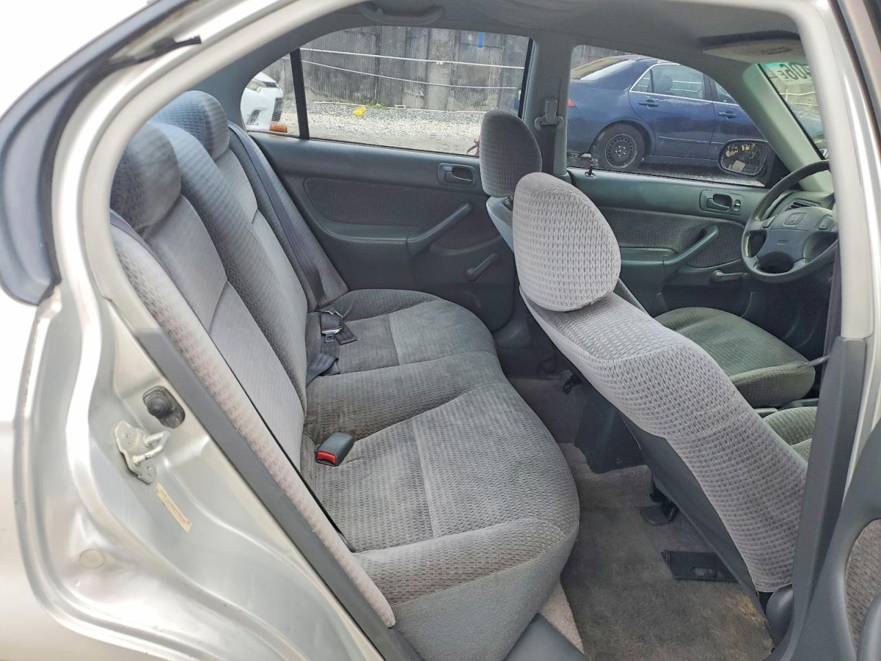 1999 Honda Civic Base Silver vin: 2HGEJ6619XH570978