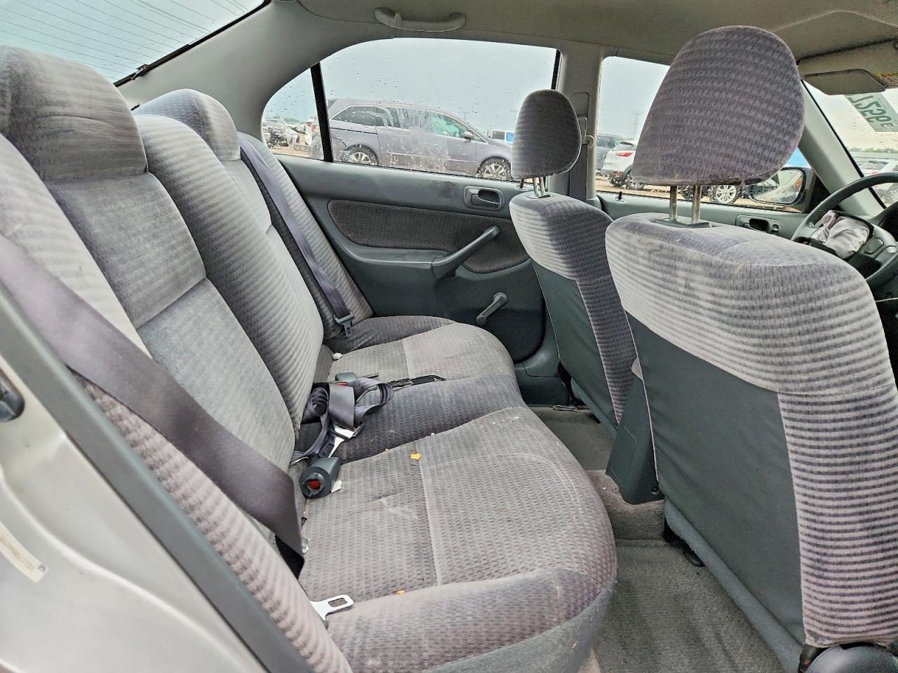 2000 Honda Civic Base Silver vin: 2HGEJ6619YH517733