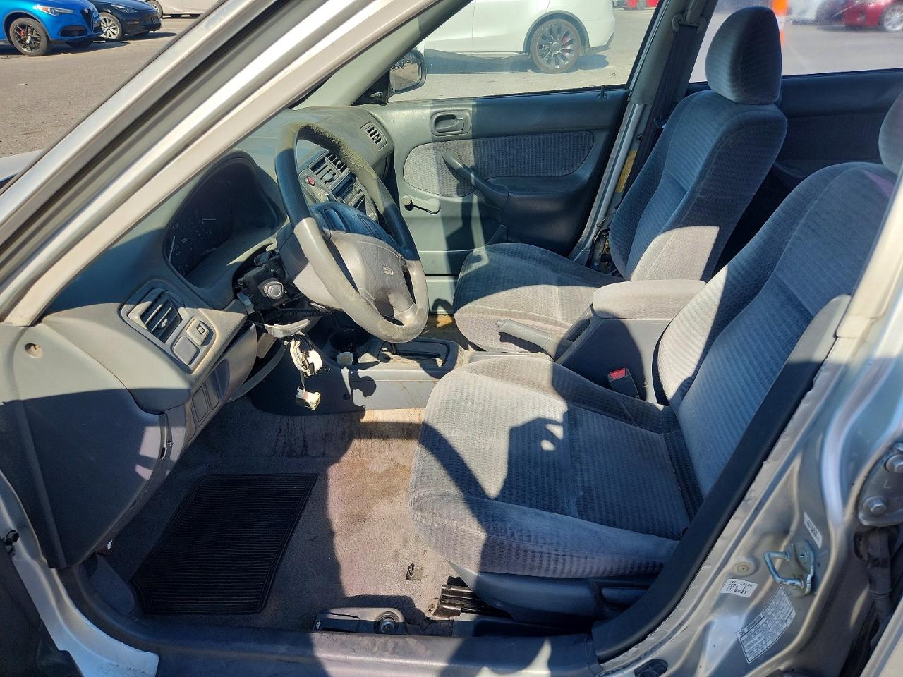 2000 Honda Civic Base Silver vin: 2HGEJ6619YH598572