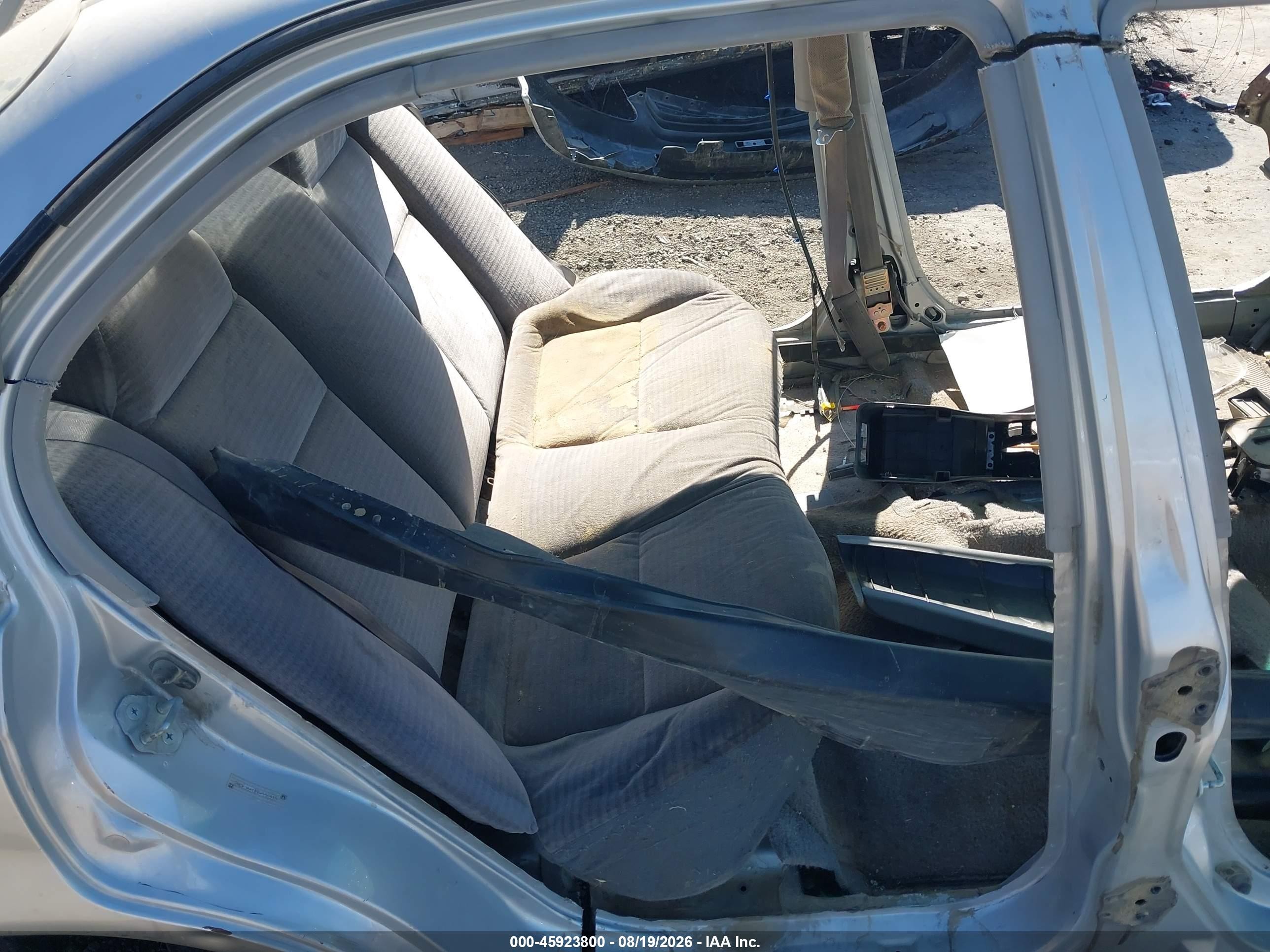 2000 Honda Civic Value Package Silver vin: 2HGEJ661XYH550515