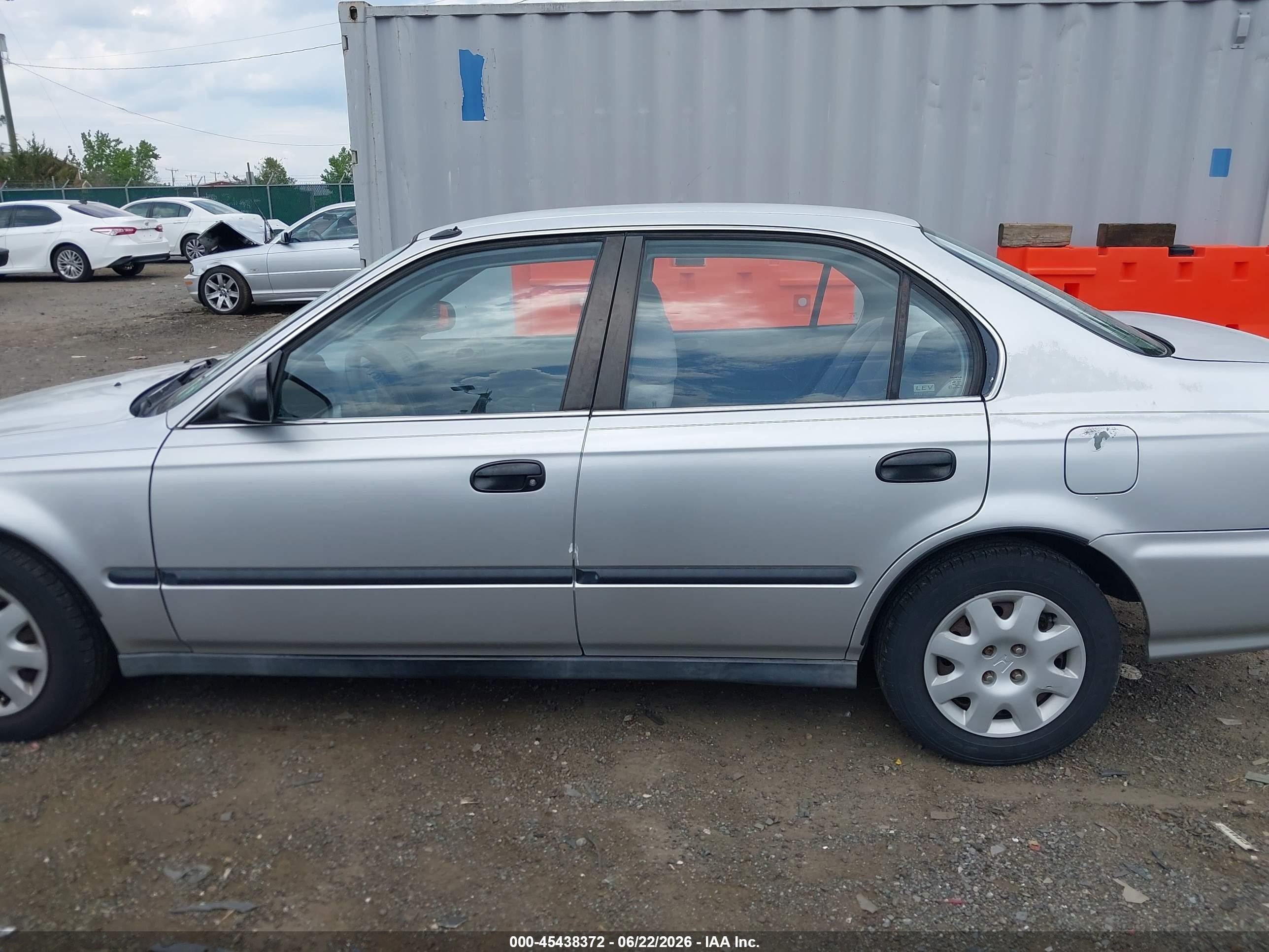 1998 Honda Civic Lx Silver vin: 2HGEJ6672WH571280