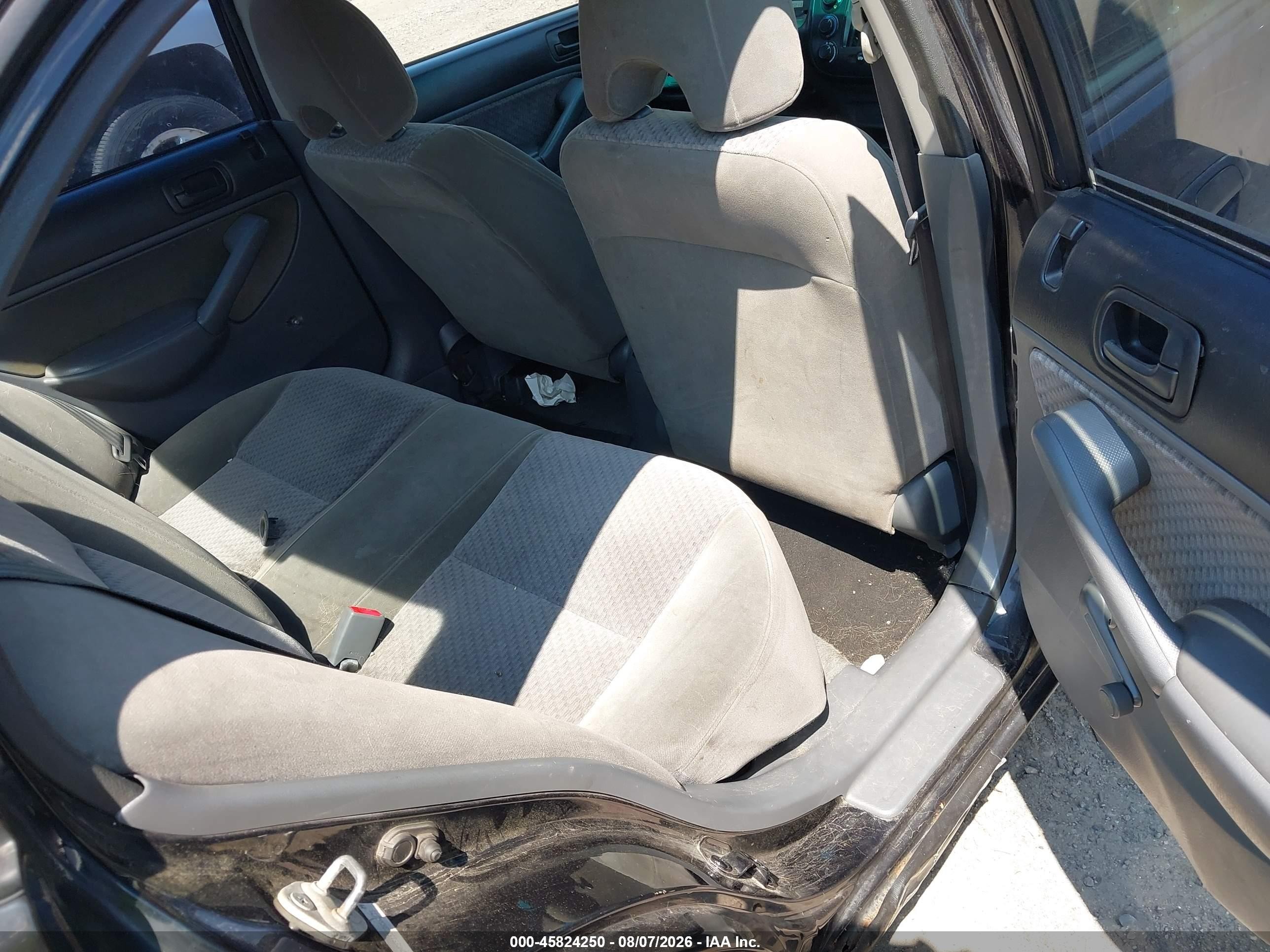 2003 Honda Civic Dx Черный vin: 2HGES15133H562175