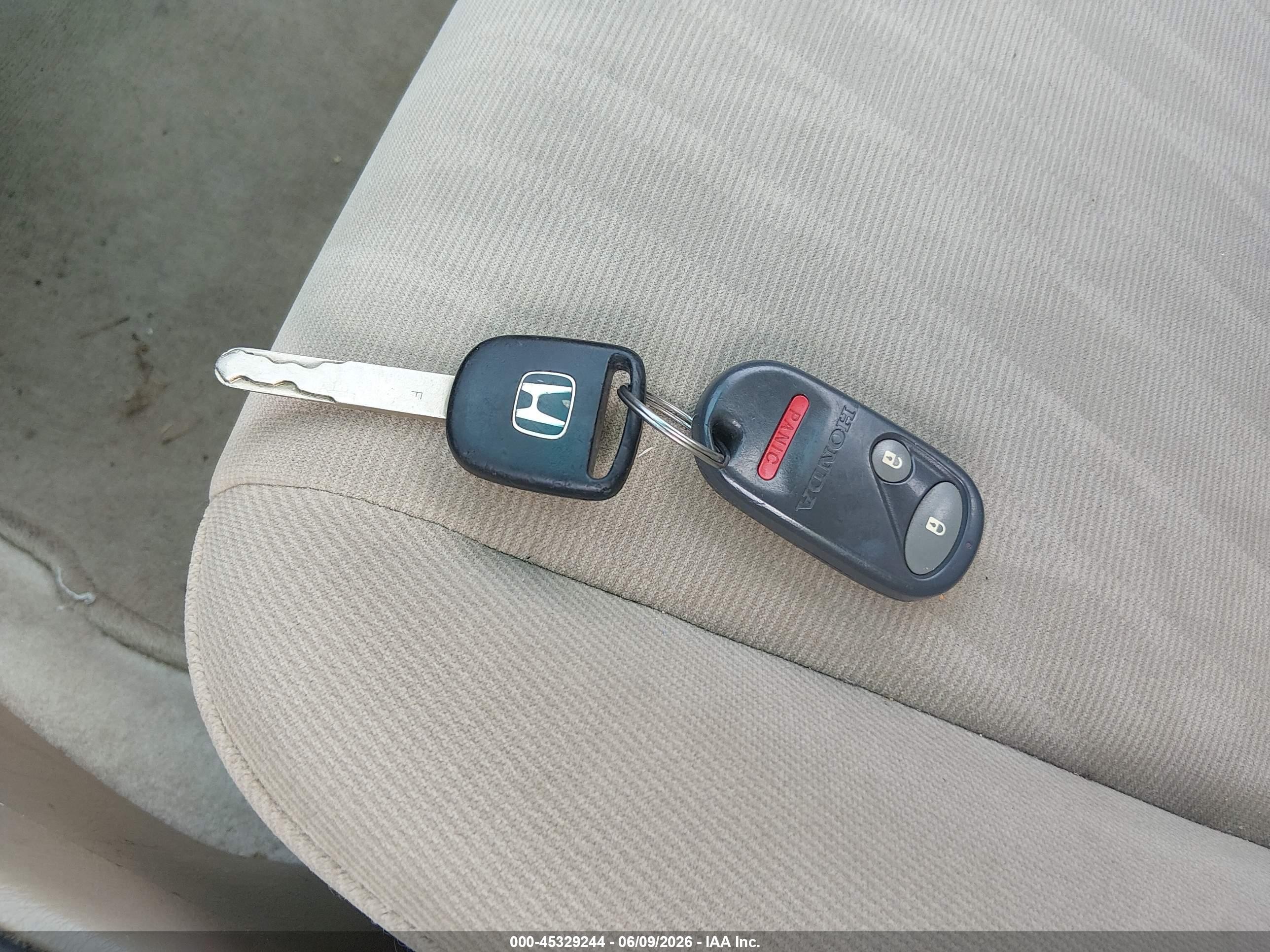 2004 Honda Civic Lx White vin: 2HGES15514H556928