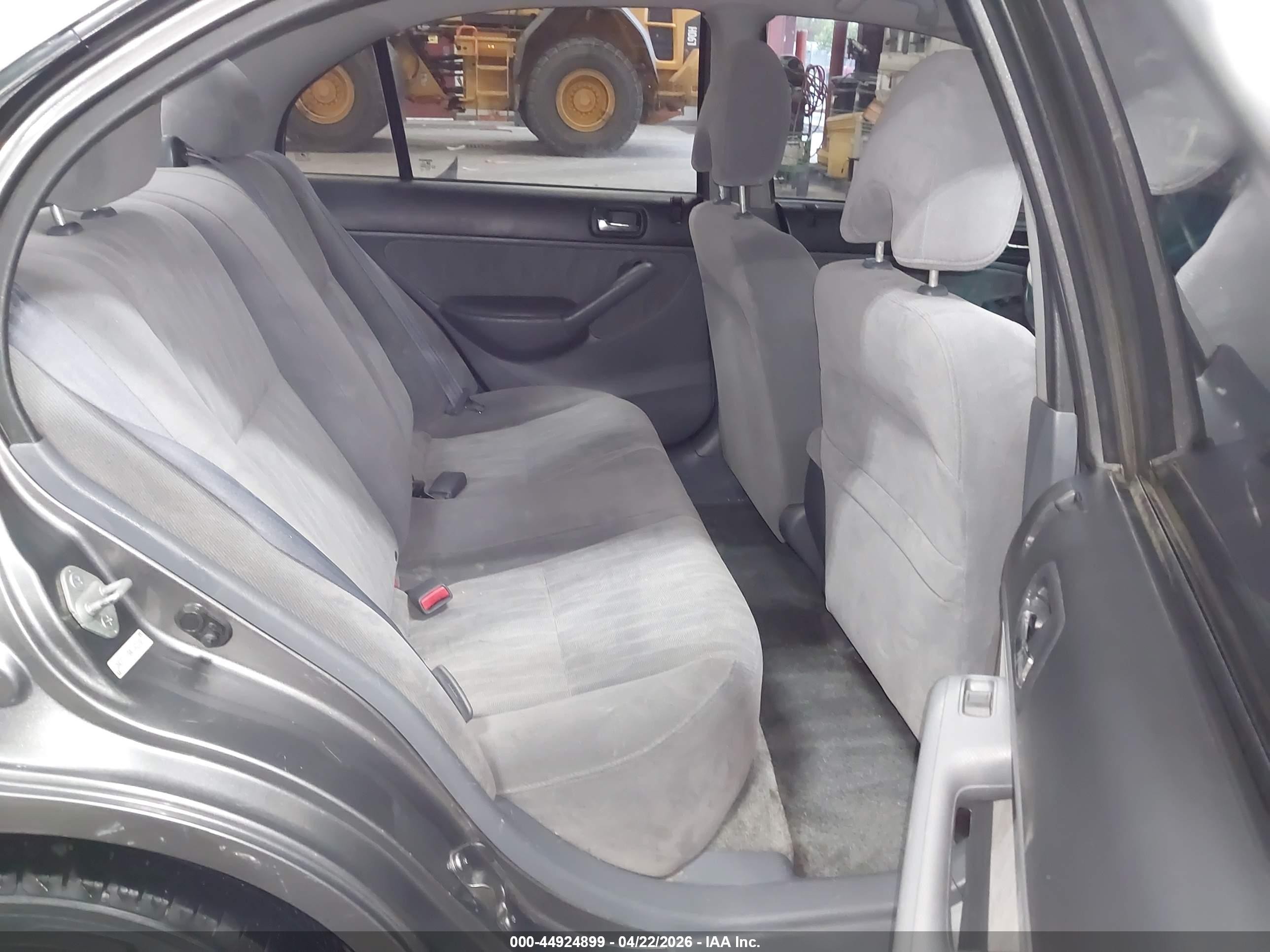 2004 Honda Civic Lx Серый vin: 2HGES15584H642382