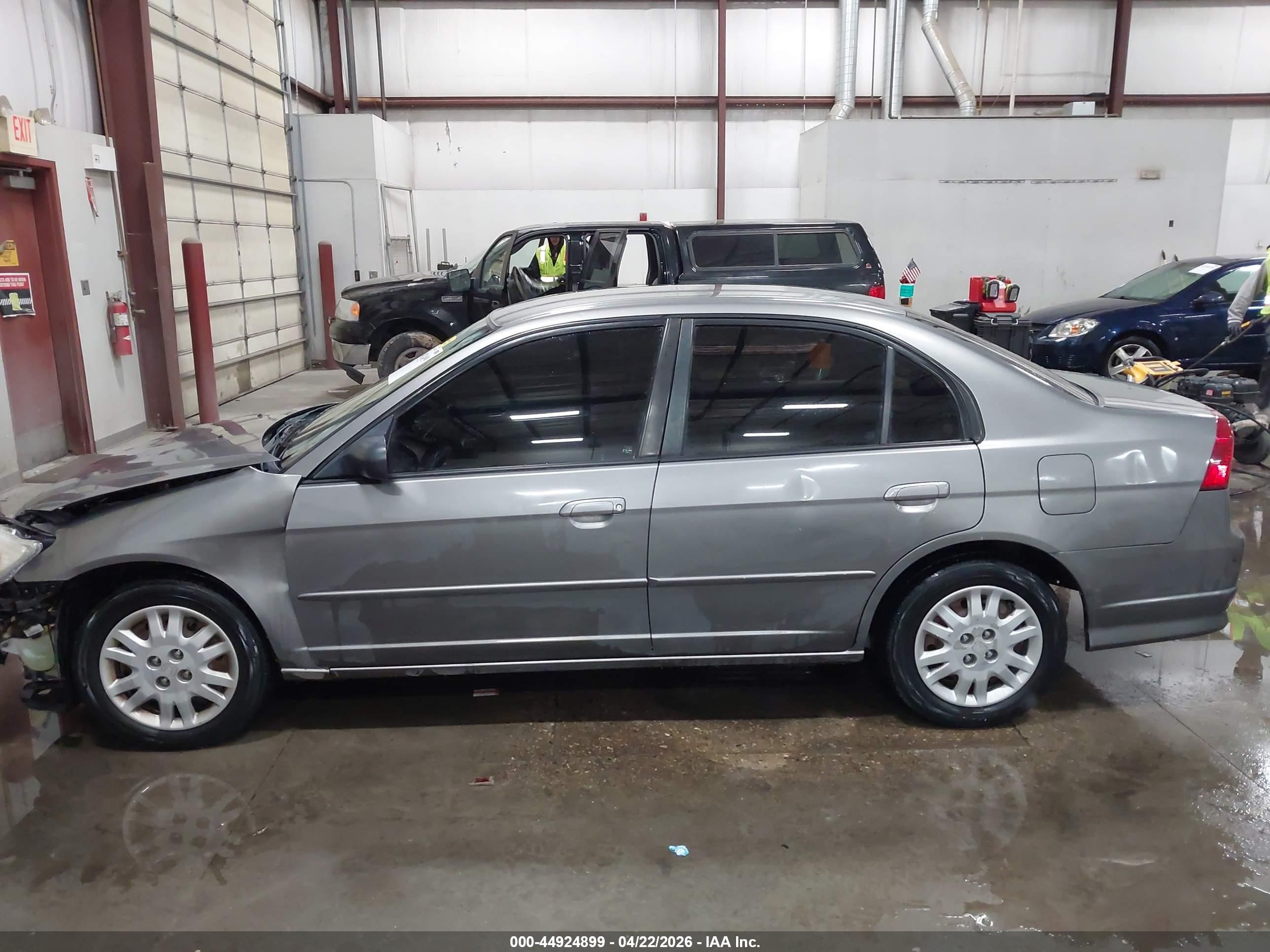 2004 Honda Civic Lx Серый vin: 2HGES15584H642382
