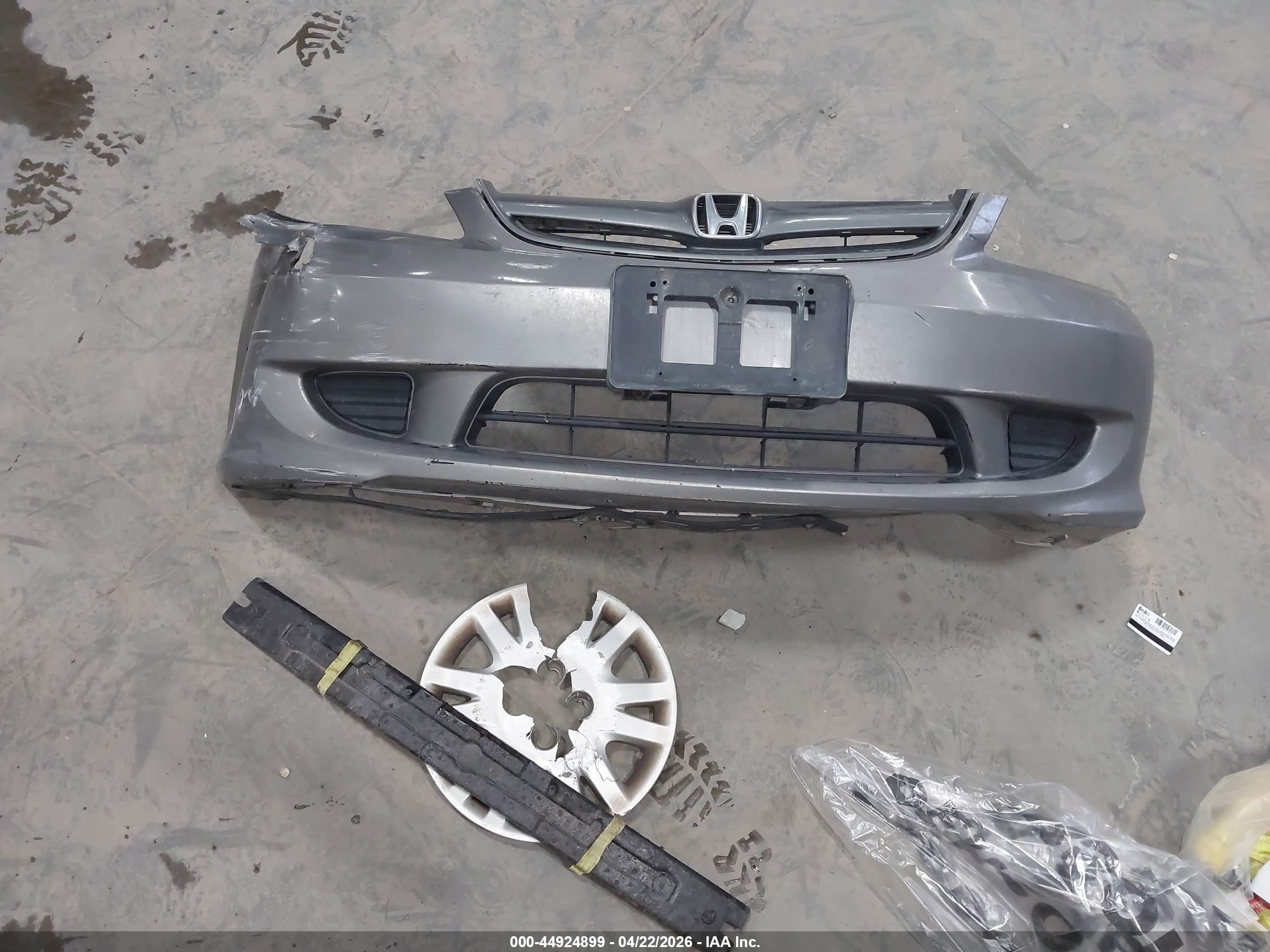 2004 Honda Civic Lx Серый vin: 2HGES15584H642382