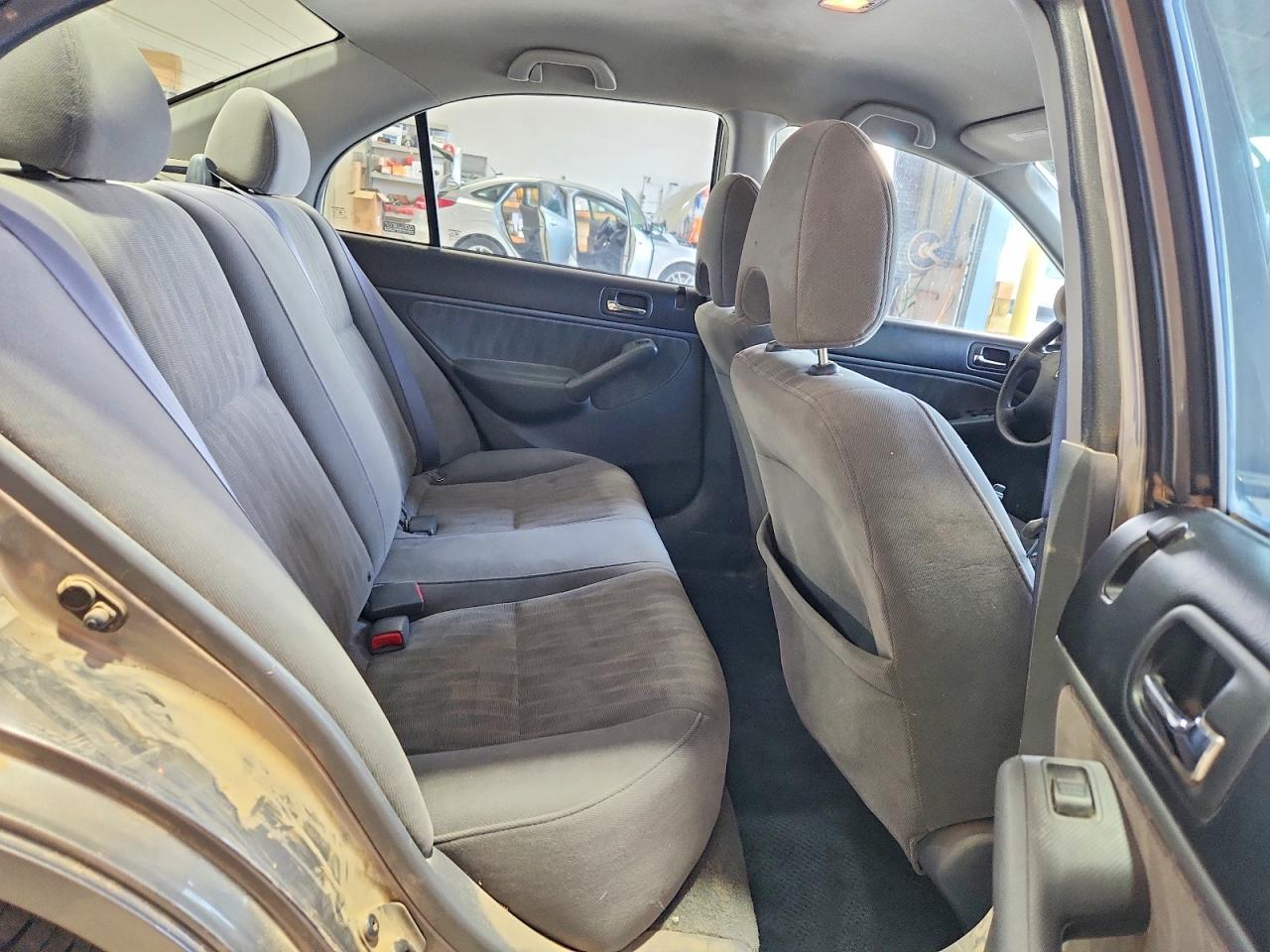 2005 Honda Civic Lx Gray vin: 2HGES15595H582114