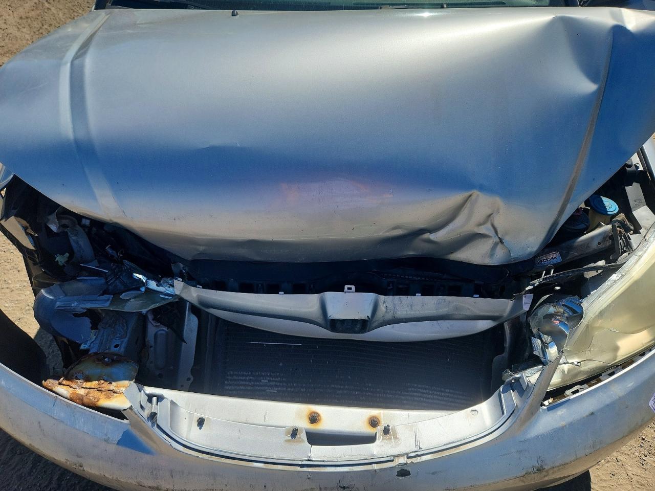 2005 Honda Civic Dx Vp Silver vin: 2HGES16305H018011