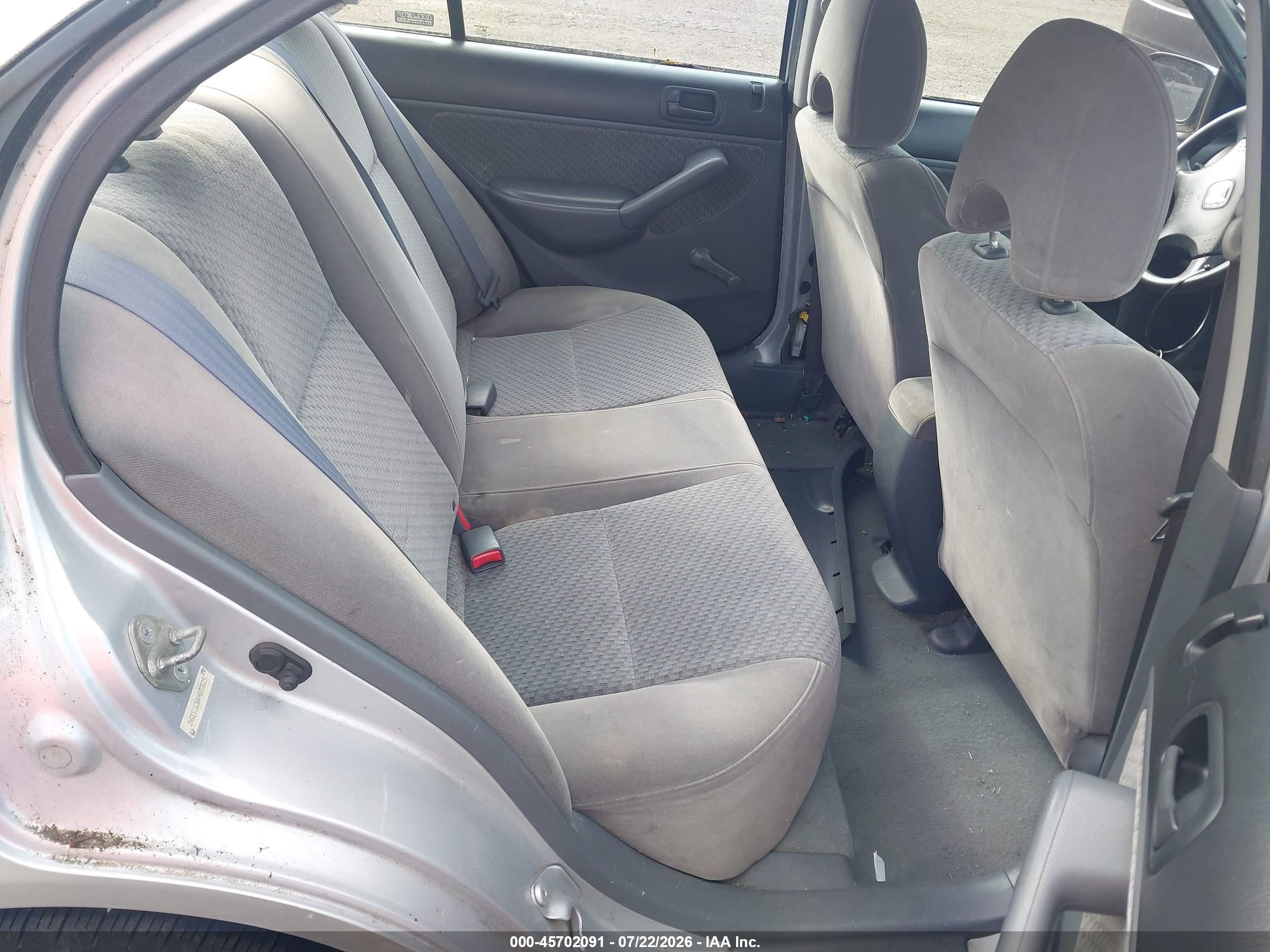 2004 Honda Civic Vp Silver vin: 2HGES16384H600825