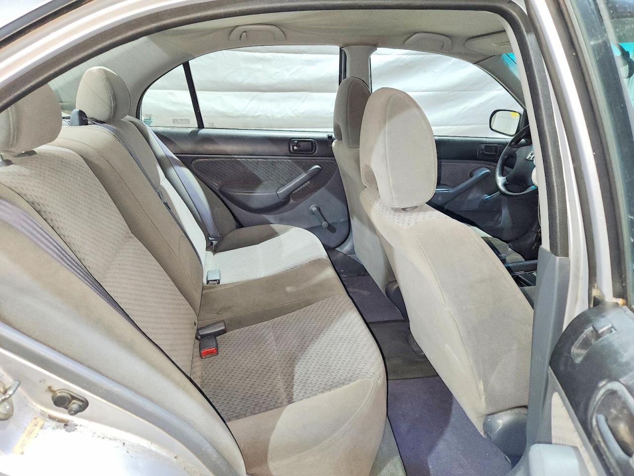 2004 Honda Civic Dx Vp Silver vin: 2HGES16384H611601