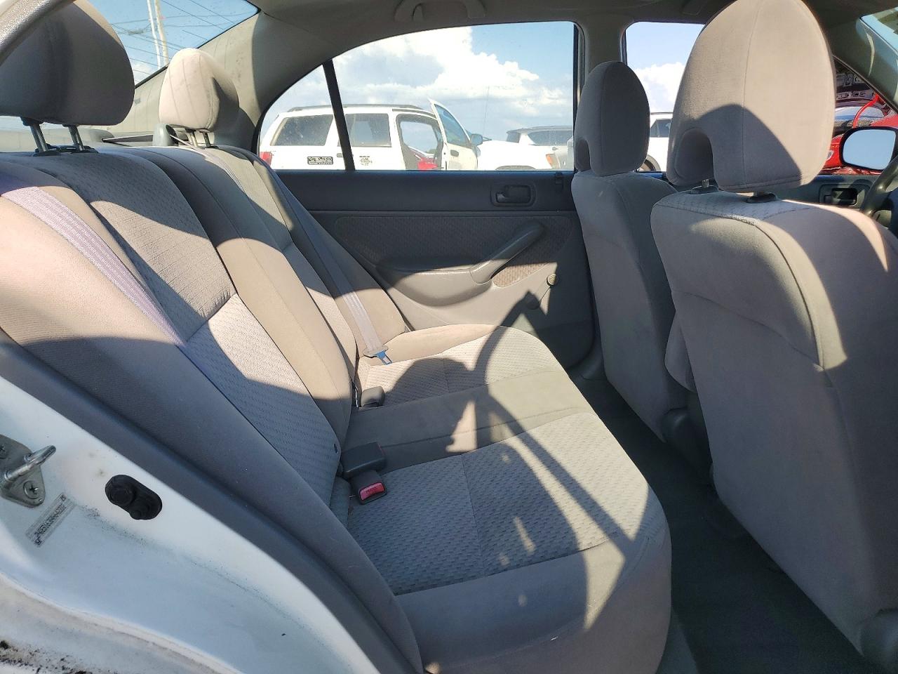 2004 Honda Civic Dx Vp White vin: 2HGES16384H642332