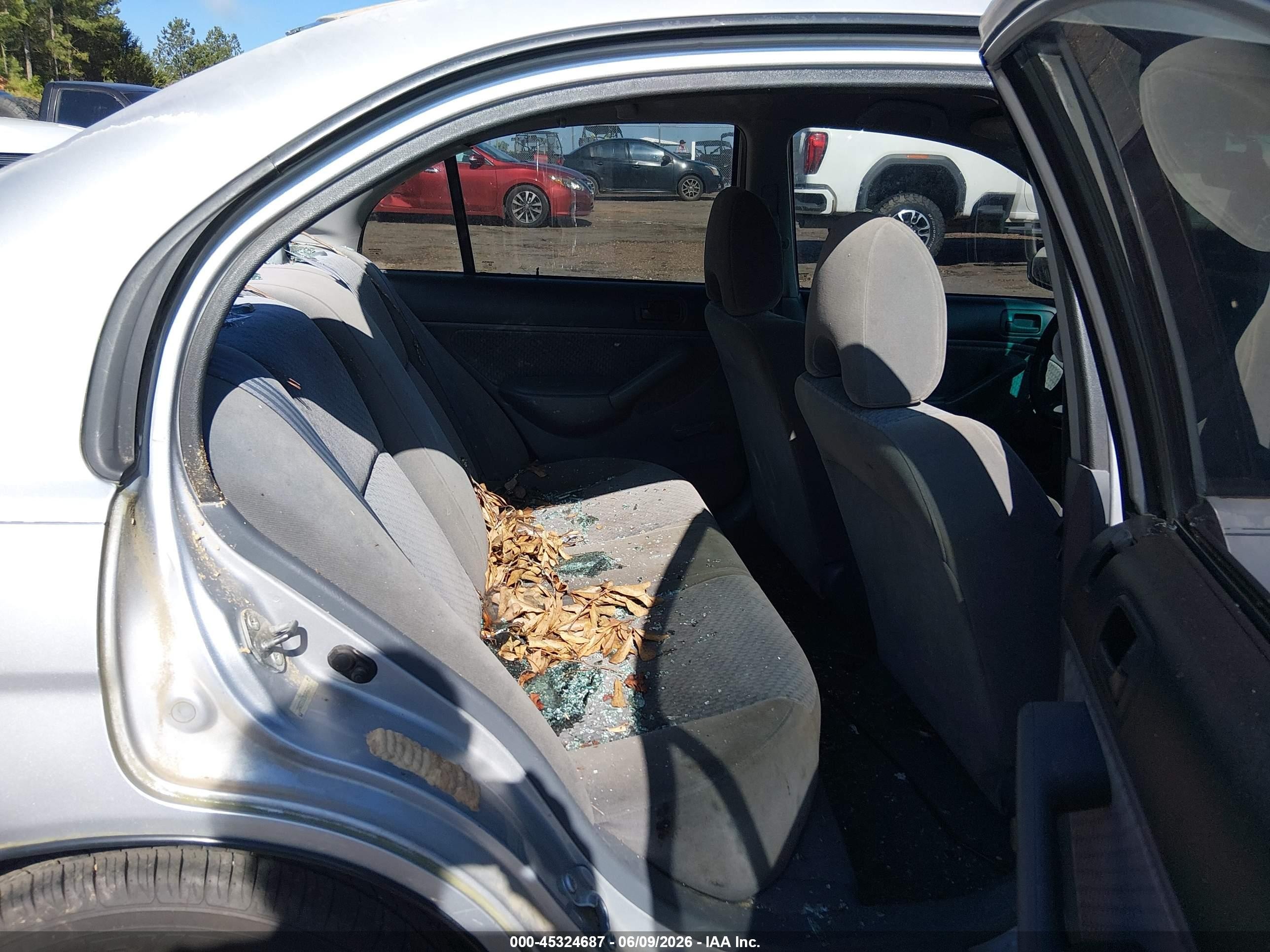 2004 Honda Civic Vp Silver vin: 2HGES163X4H560537
