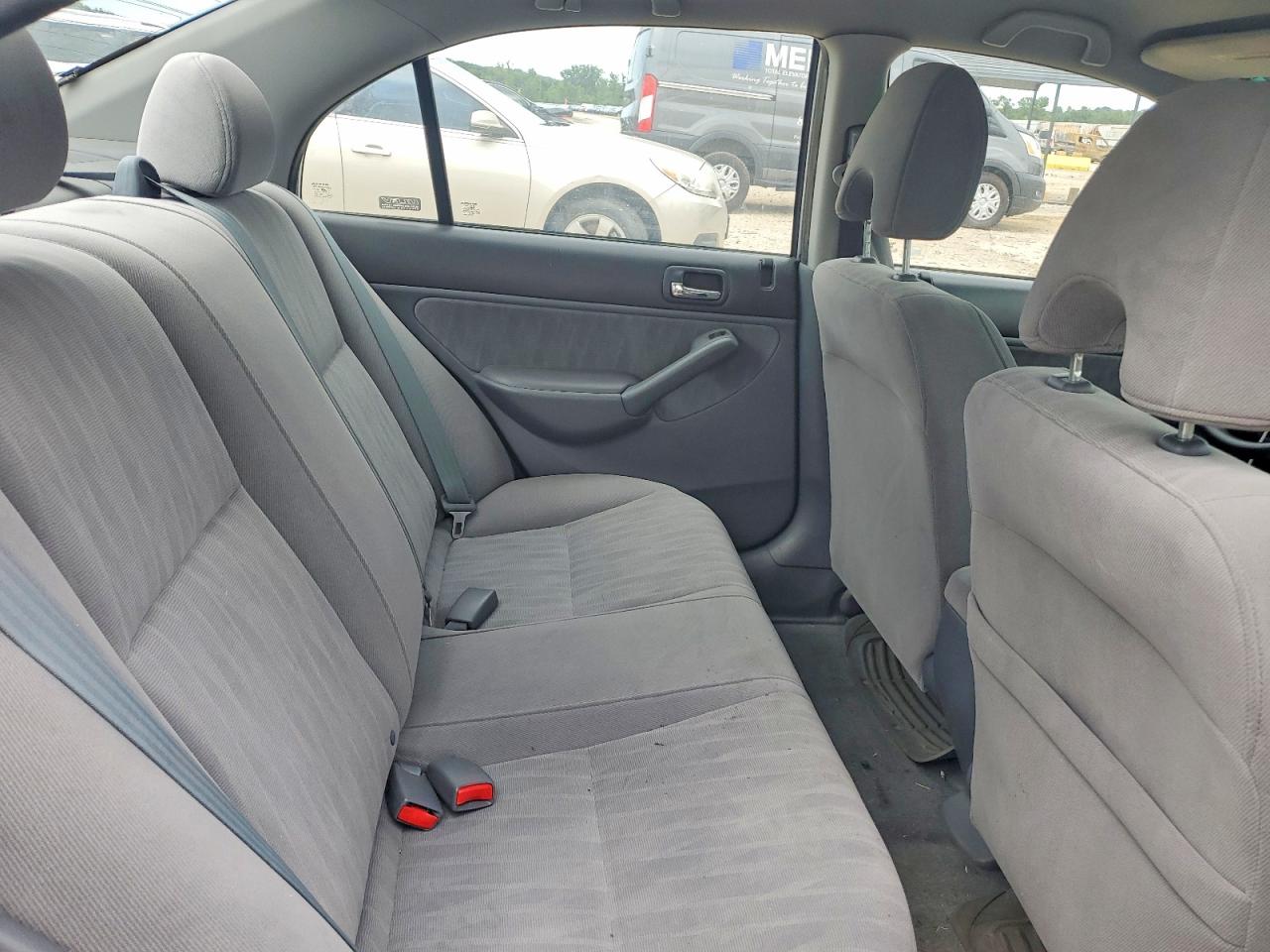 2003 Honda Civic 4d Серебряный vin: 2HGES16503H589545