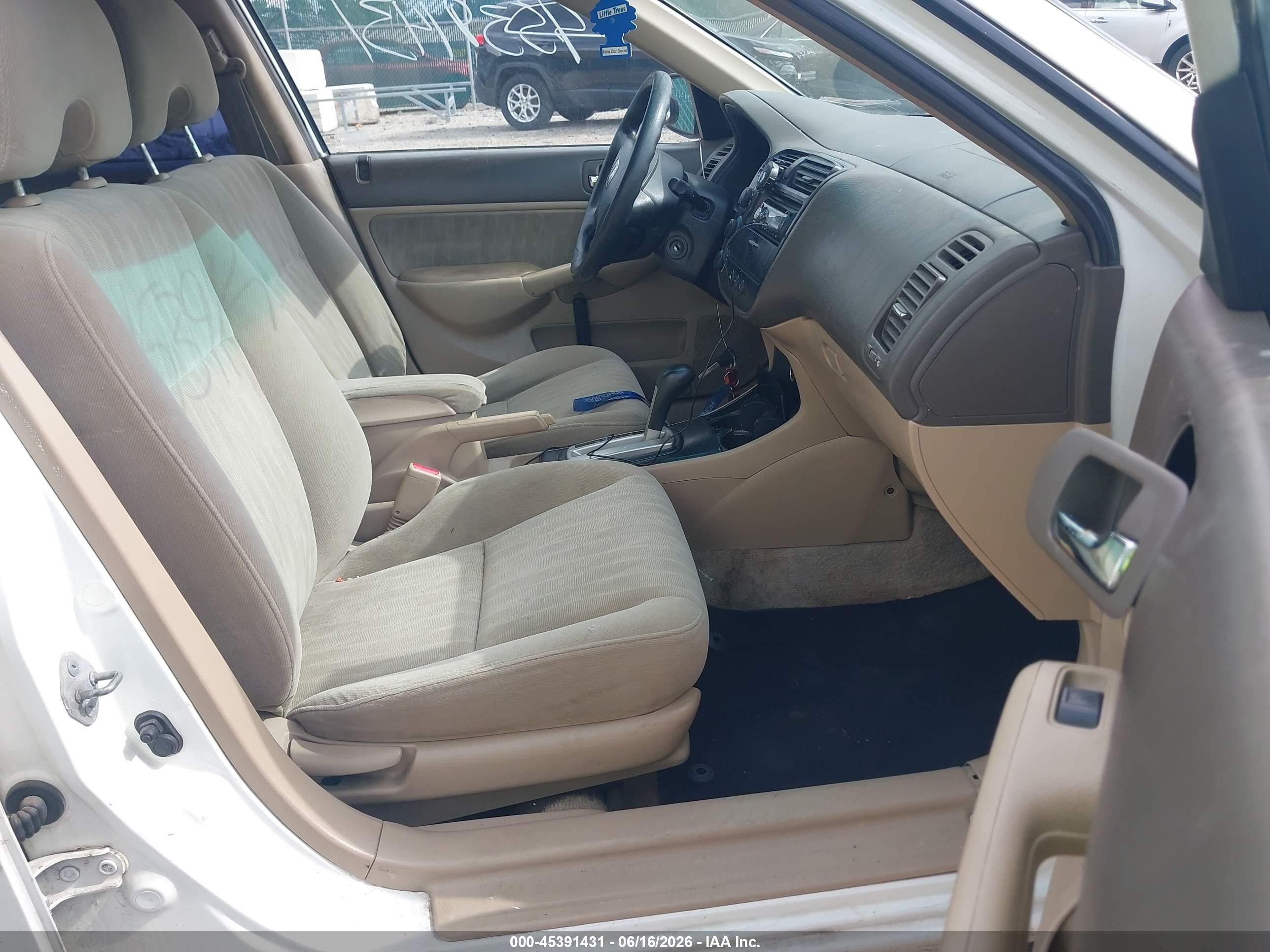2005 Honda Civic Lx White vin: 2HGES16525H525722