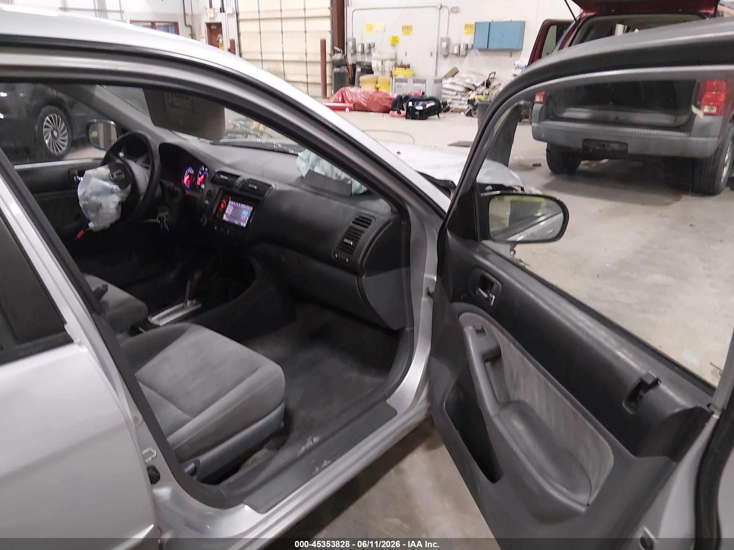 2005 Honda Civic Lx Silver vin: 2HGES16525H534291