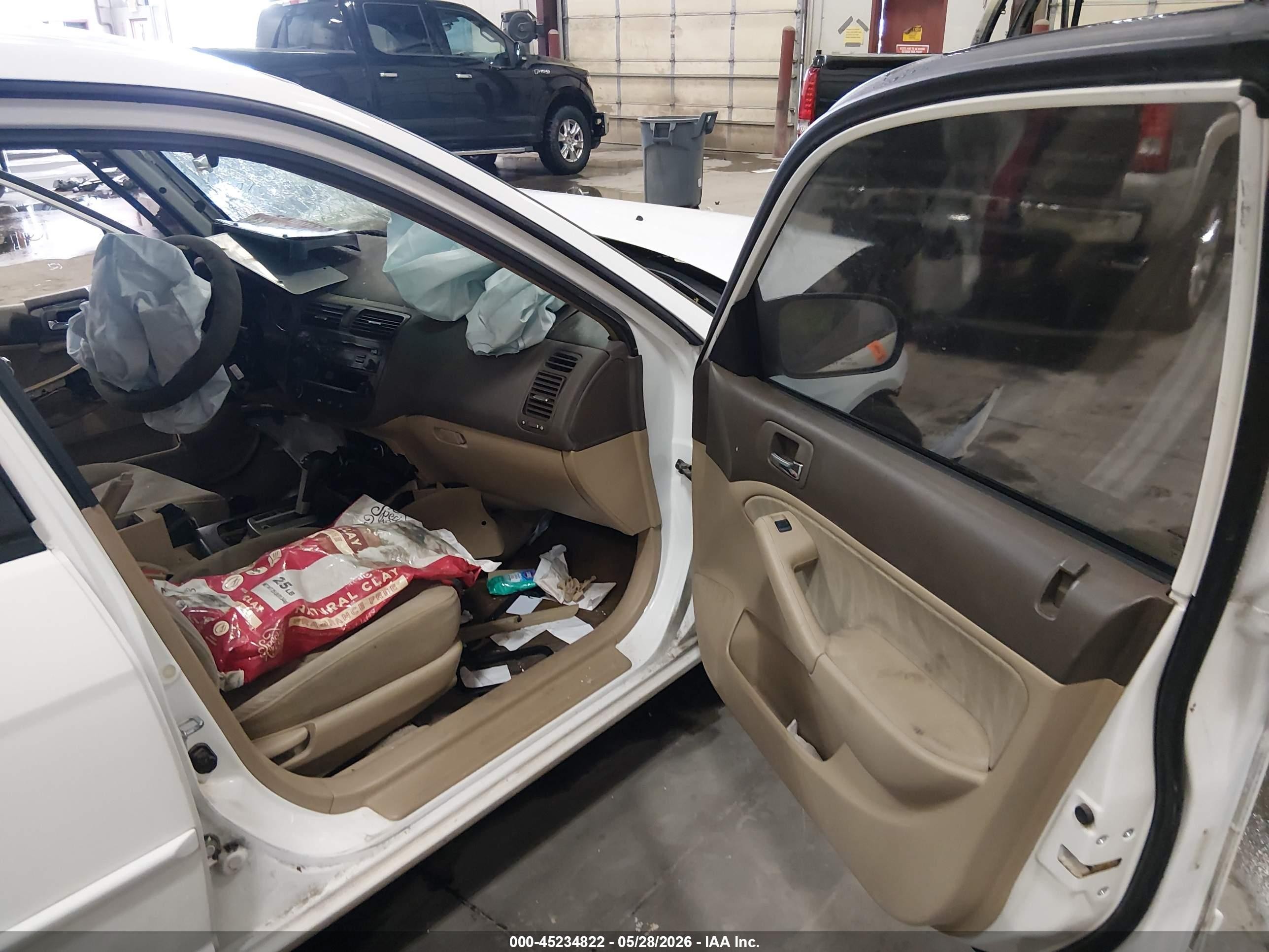 2005 Honda Civic Lx Белый vin: 2HGES16565H545939