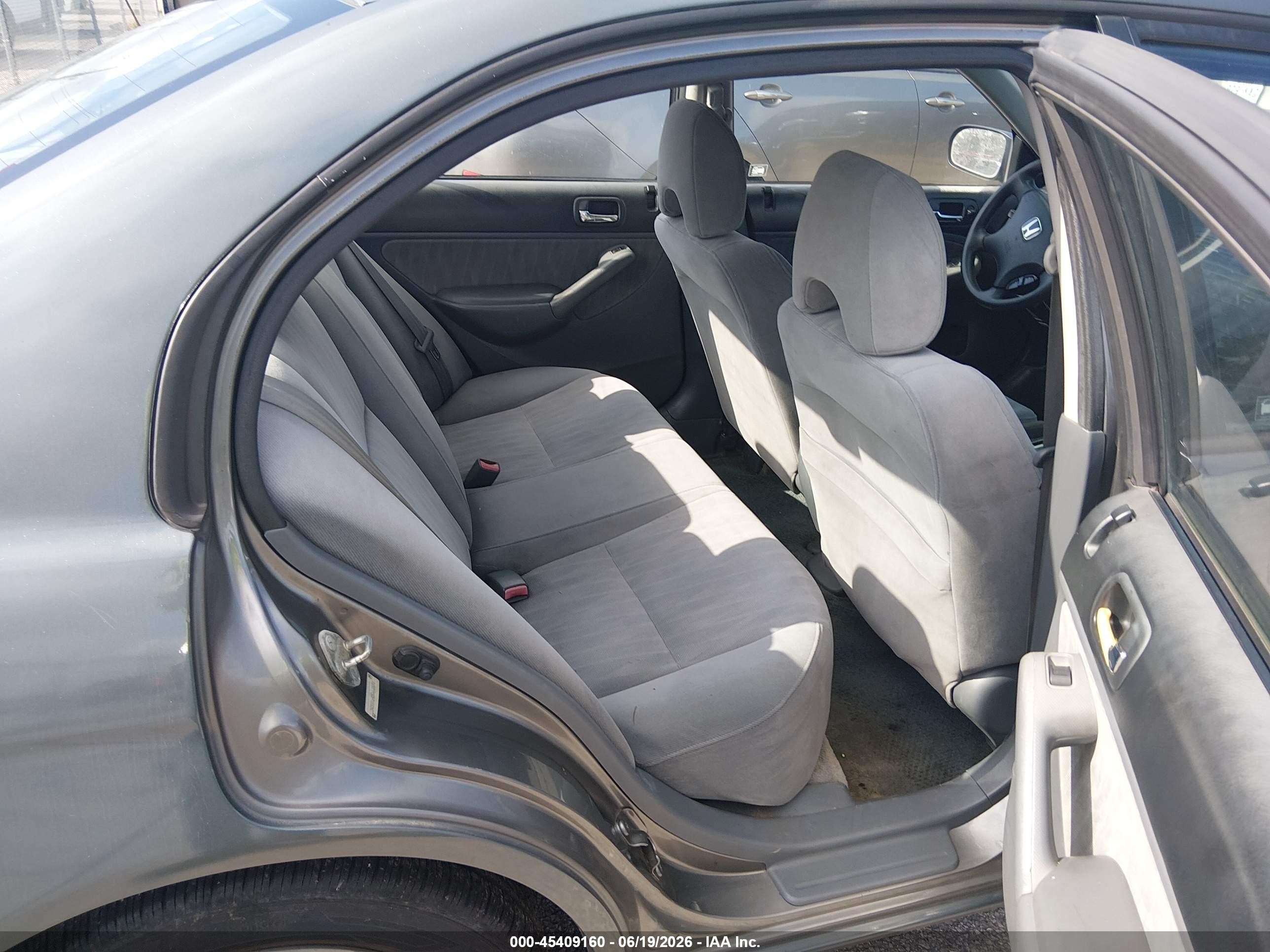 2005 Honda Civic Lx Серый vin: 2HGES16585H630894