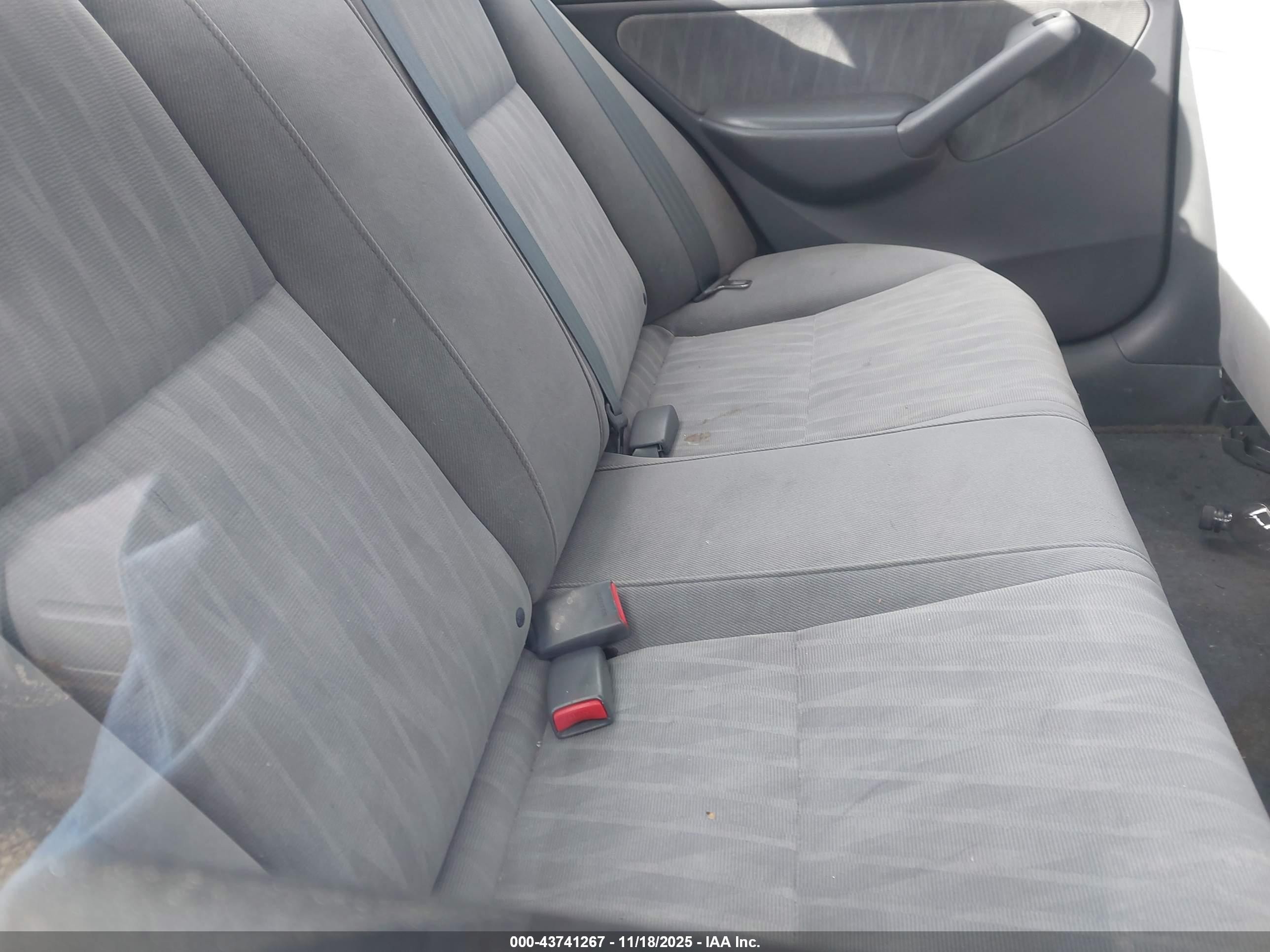 2005 Honda Civic Lx Silver vin: 2HGES16595H615241