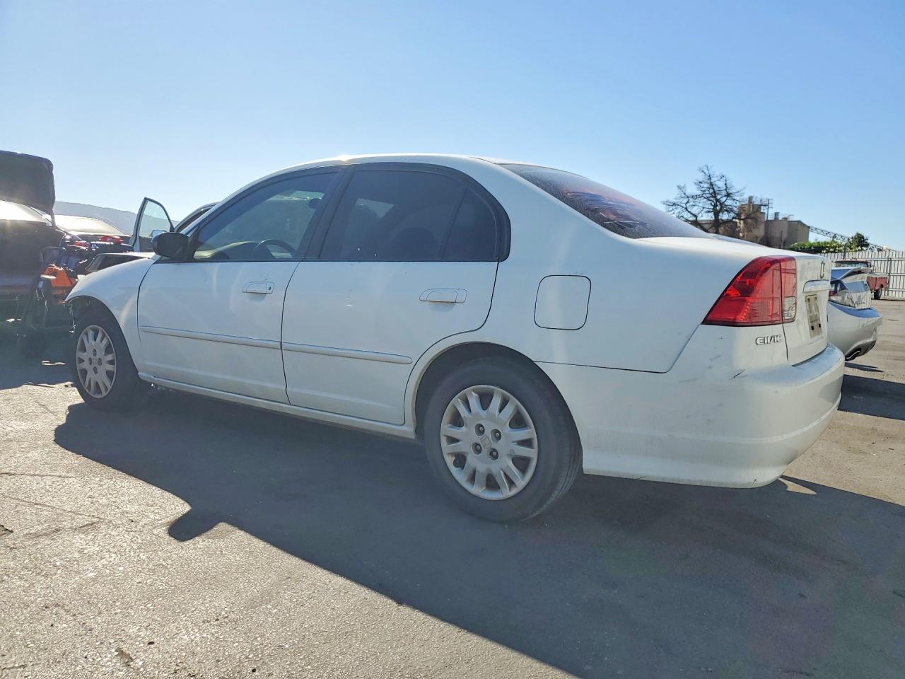 2005 Honda Civic Lx White vin: 2HGES16615H541421