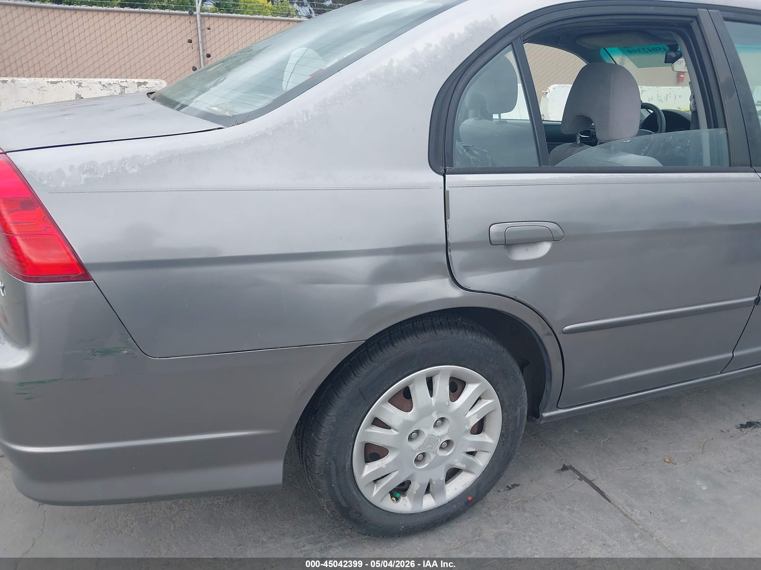 2005 Honda Civic Lx Gray vin: 2HGES16645H629203
