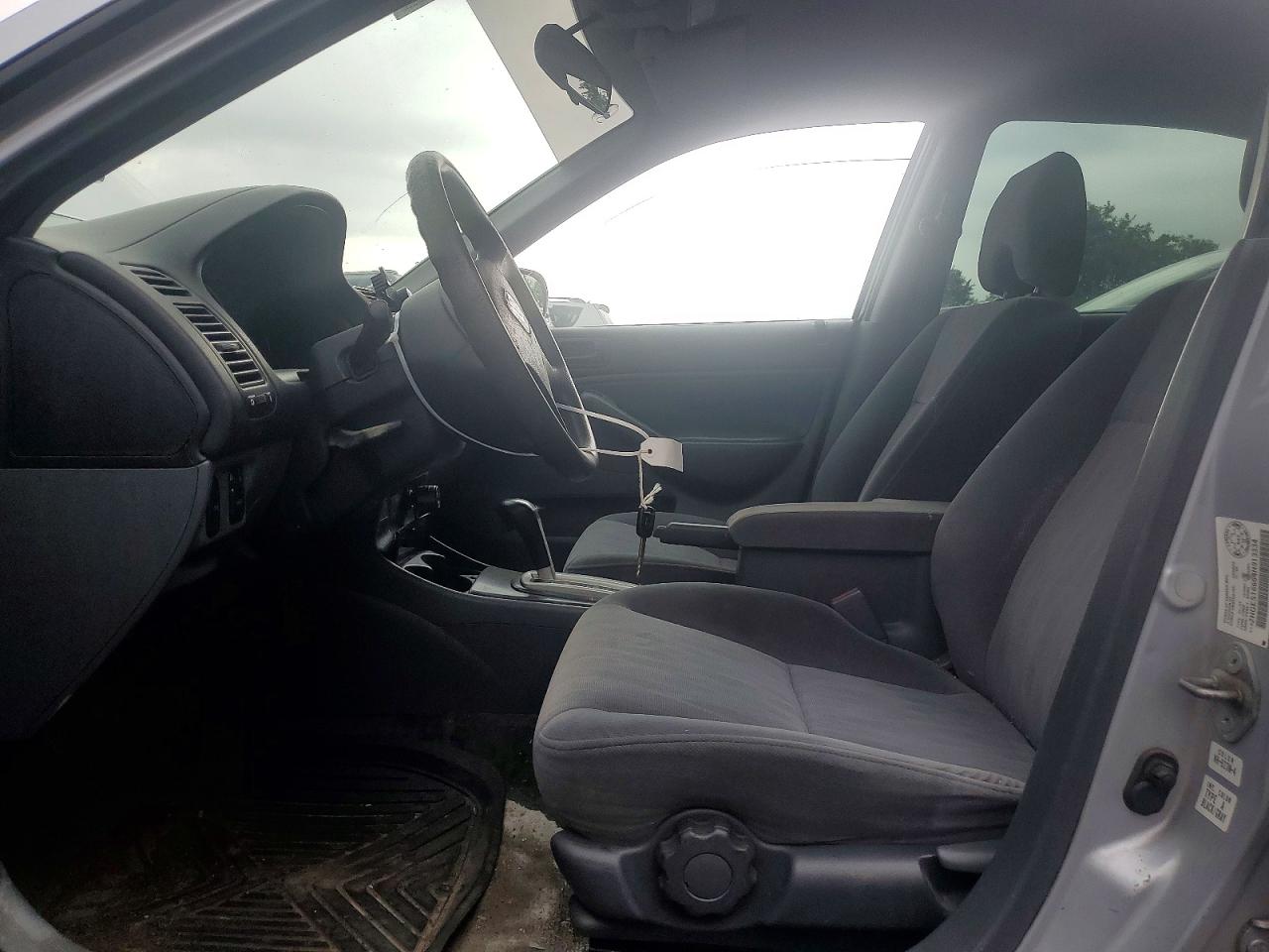 2004 Honda Civic Lx Silver vin: 2HGES16664H913334