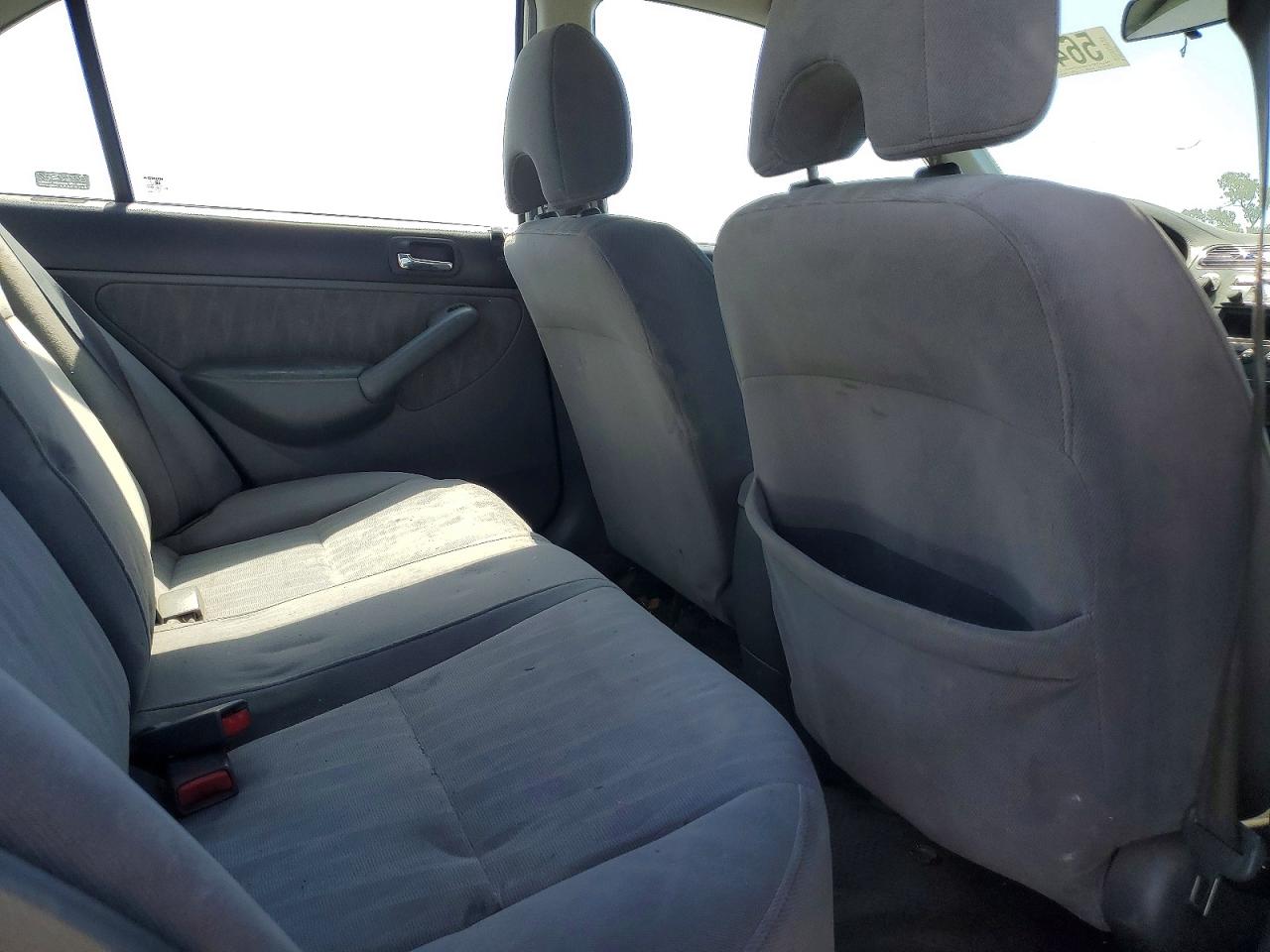 2004 Hond Civic Silver vin: 2HGES26744H561207