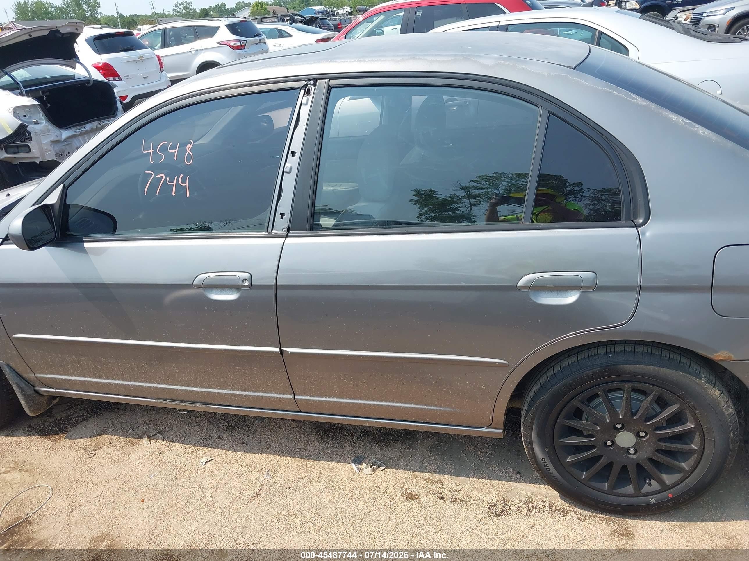 2005 Honda Civic Ex Серый vin: 2HGES26775H563356