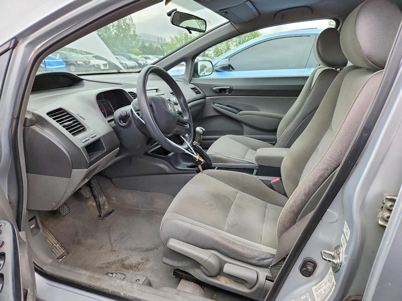 2007 Honda Civic Dx Silver vin: 2HGFA15317H037775