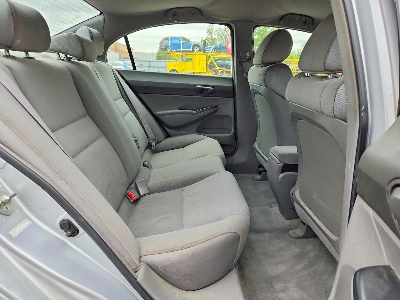 2007 Honda Civic Dx Silver vin: 2HGFA15317H037775