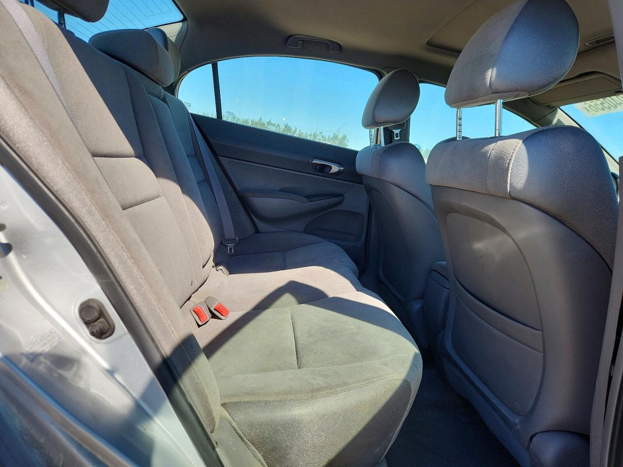 2008 Honda Civic Lx Silver vin: 2HGFA15528H006327