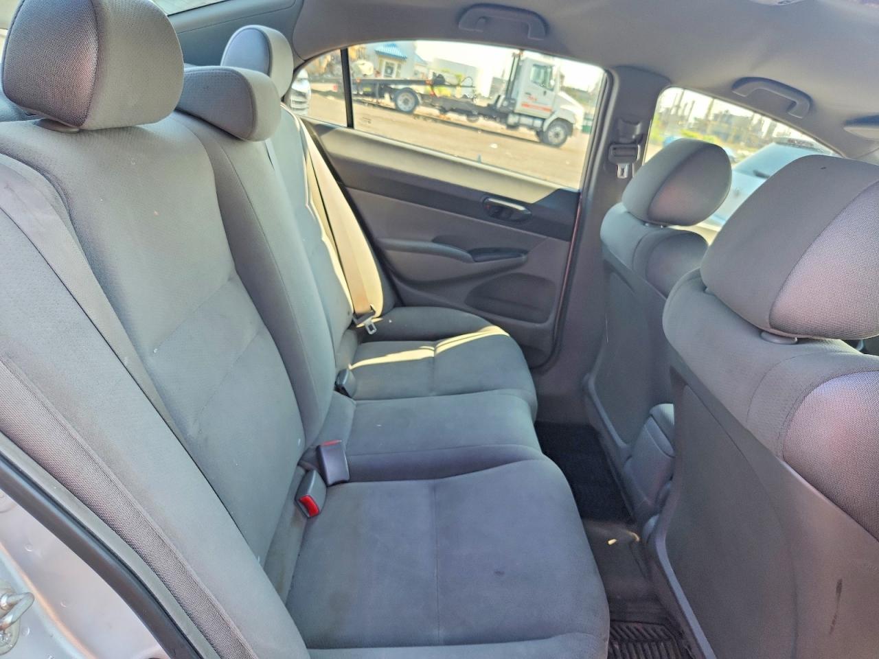 2007 Honda Civic Dx Silver vin: 2HGFA16317H002376
