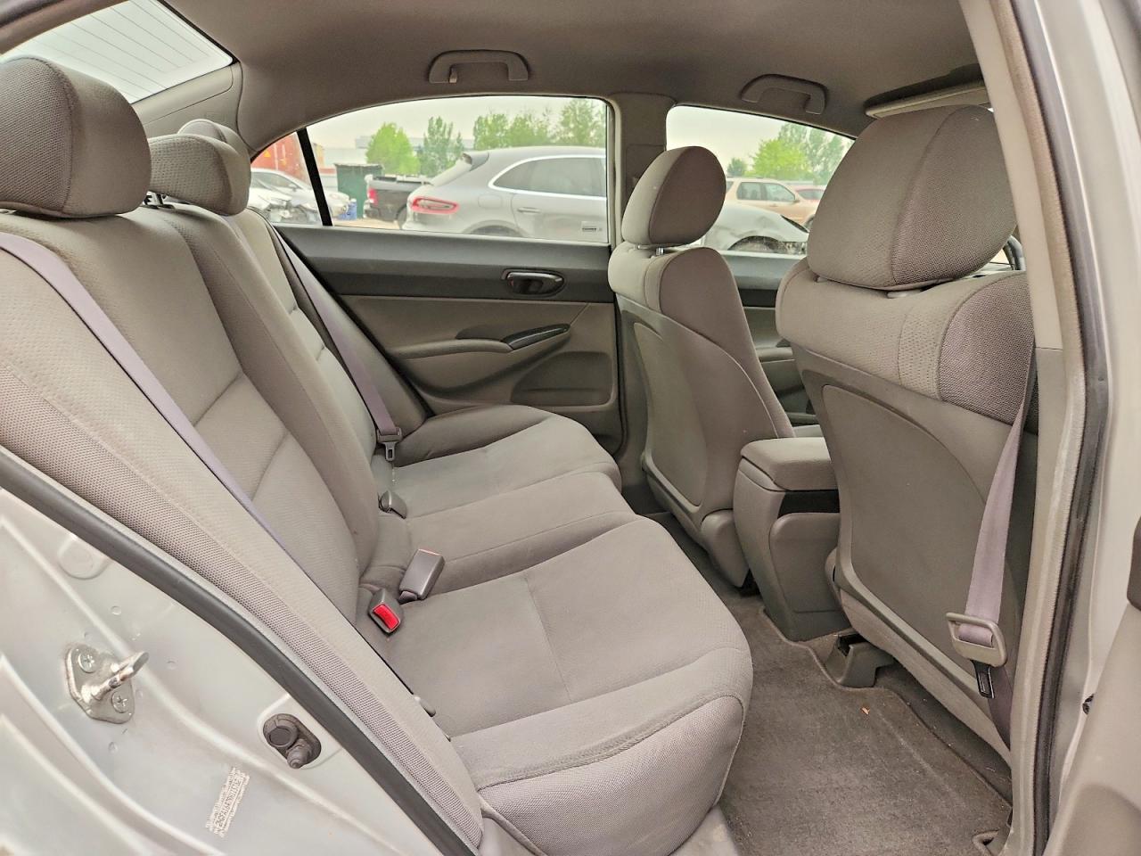 2009 Honda Civic Dx-g Silver vin: 2HGFA16479H115762