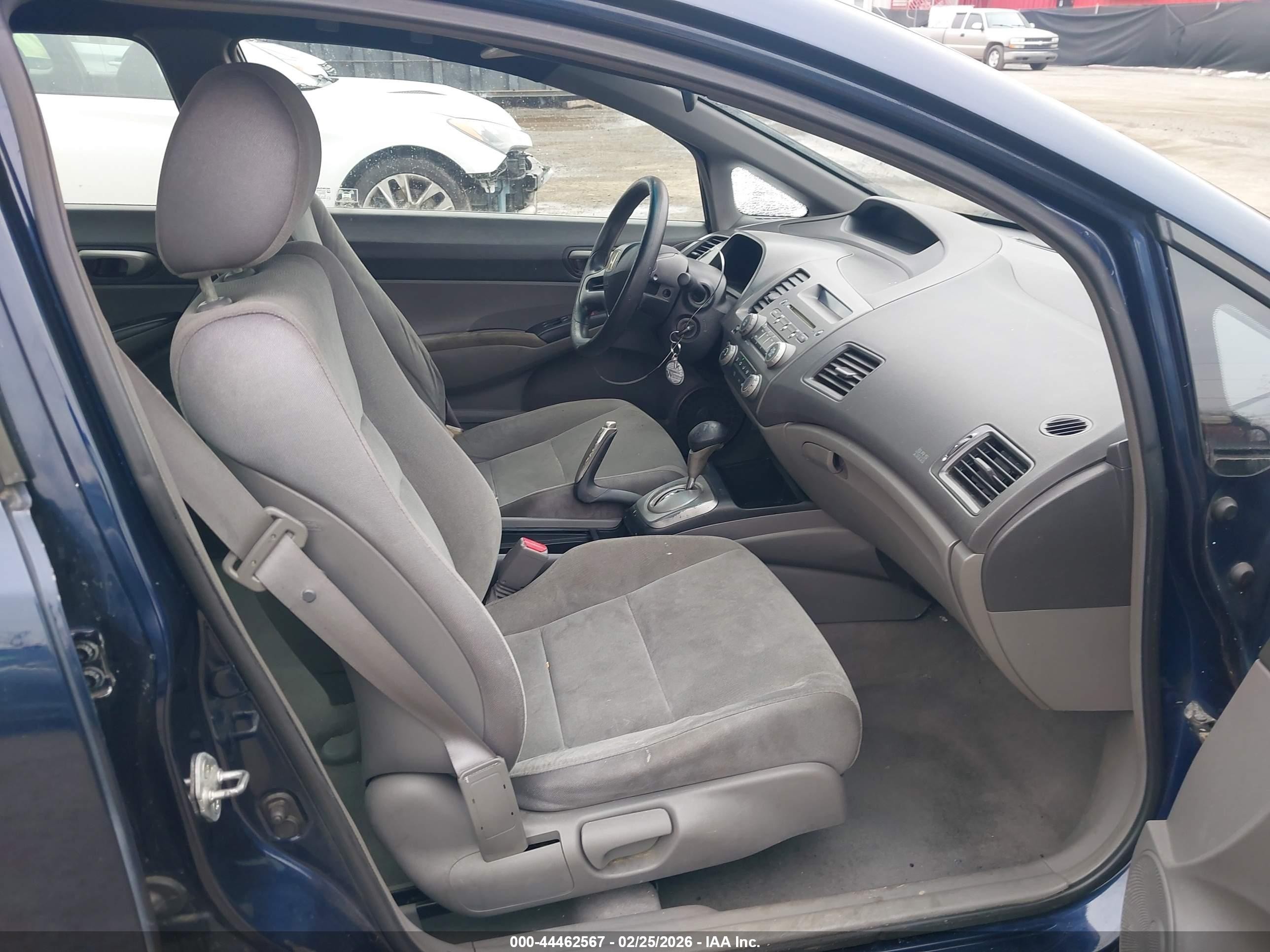 2008 Honda Civic Sdn Lx Blue vin: 2HGFA16518H523598