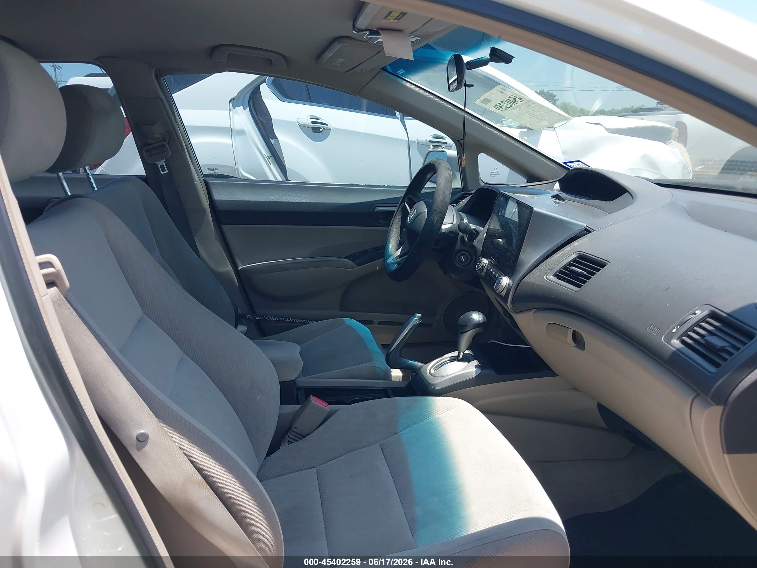 2009 Honda Civic Lx White vin: 2HGFA16569H365115