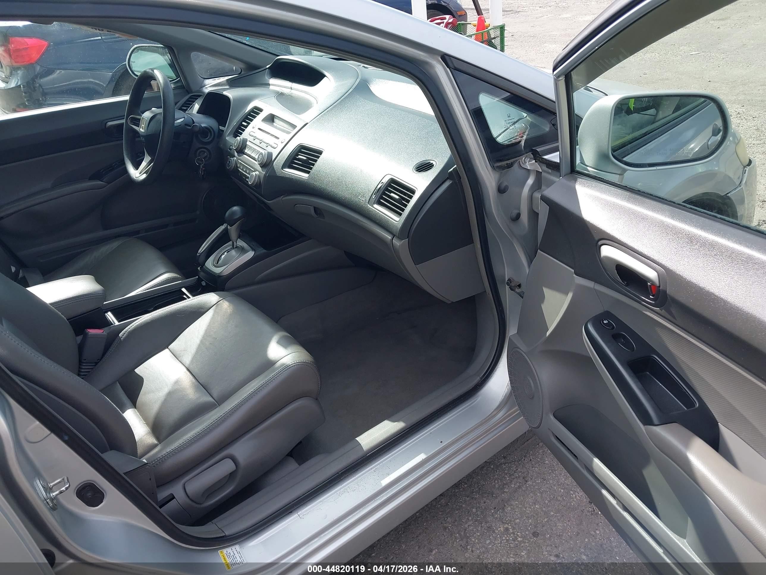 2009 Honda Civic Lx Серебряный vin: 2HGFA165X9H357938
