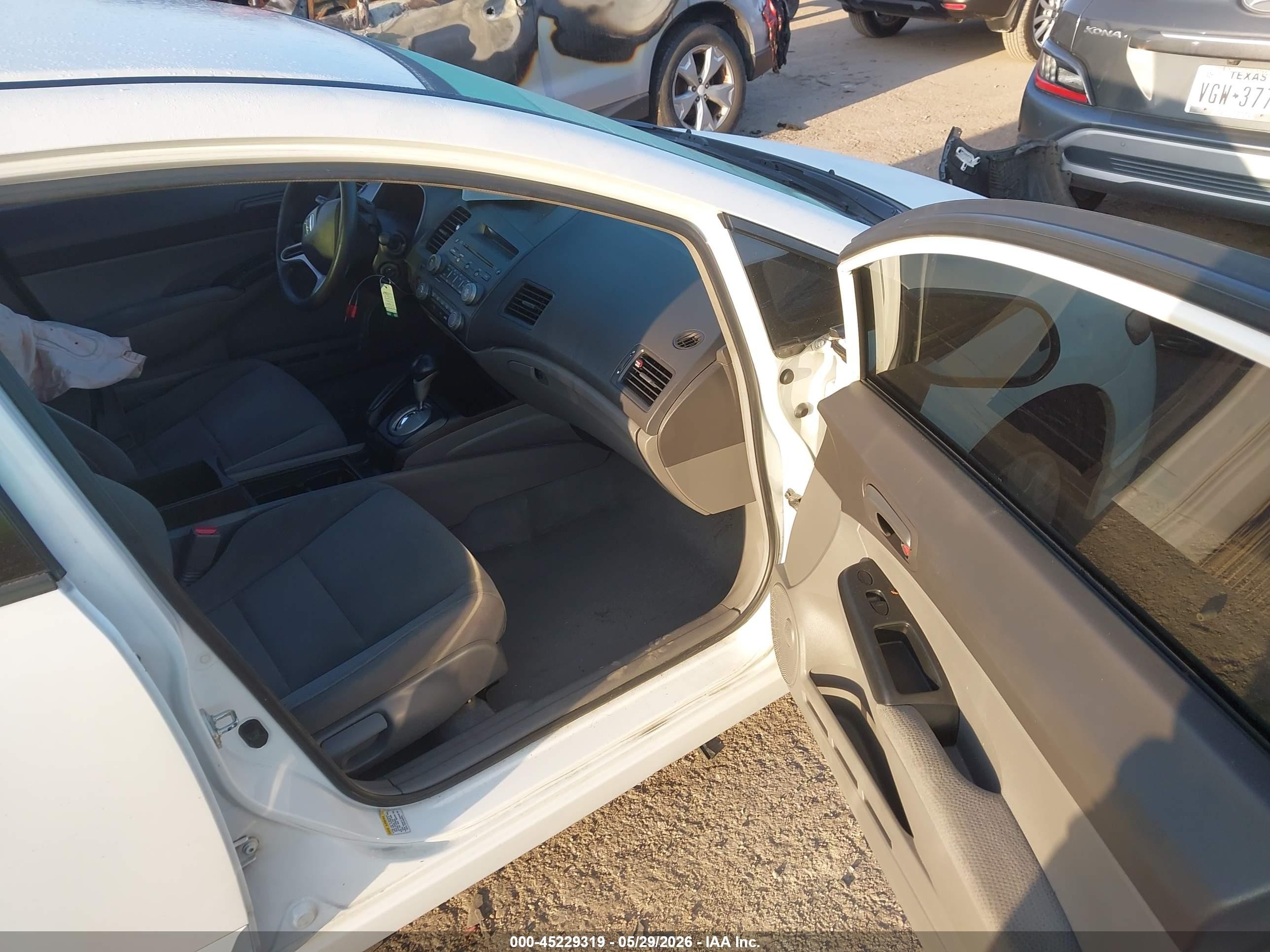 2010 Honda Civic Vp White vin: 2HGFA1F30AH508059