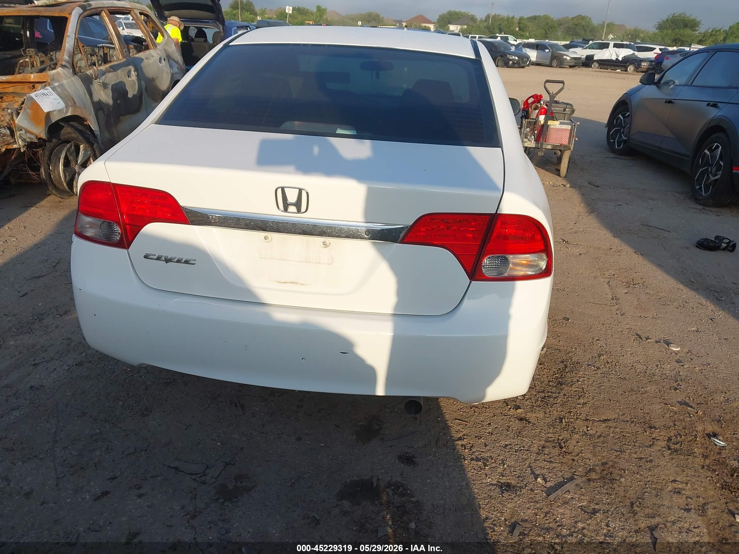 2010 Honda Civic Vp White vin: 2HGFA1F30AH508059